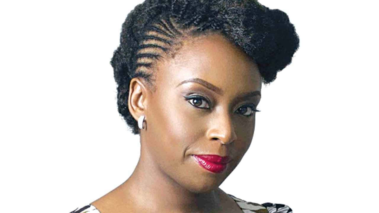 Nigerianske kvinde flættet hår trendy design billede tapet Wallpaper
