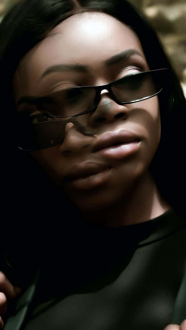 Nigerianskkvinna Med Solglasögon. Wallpaper