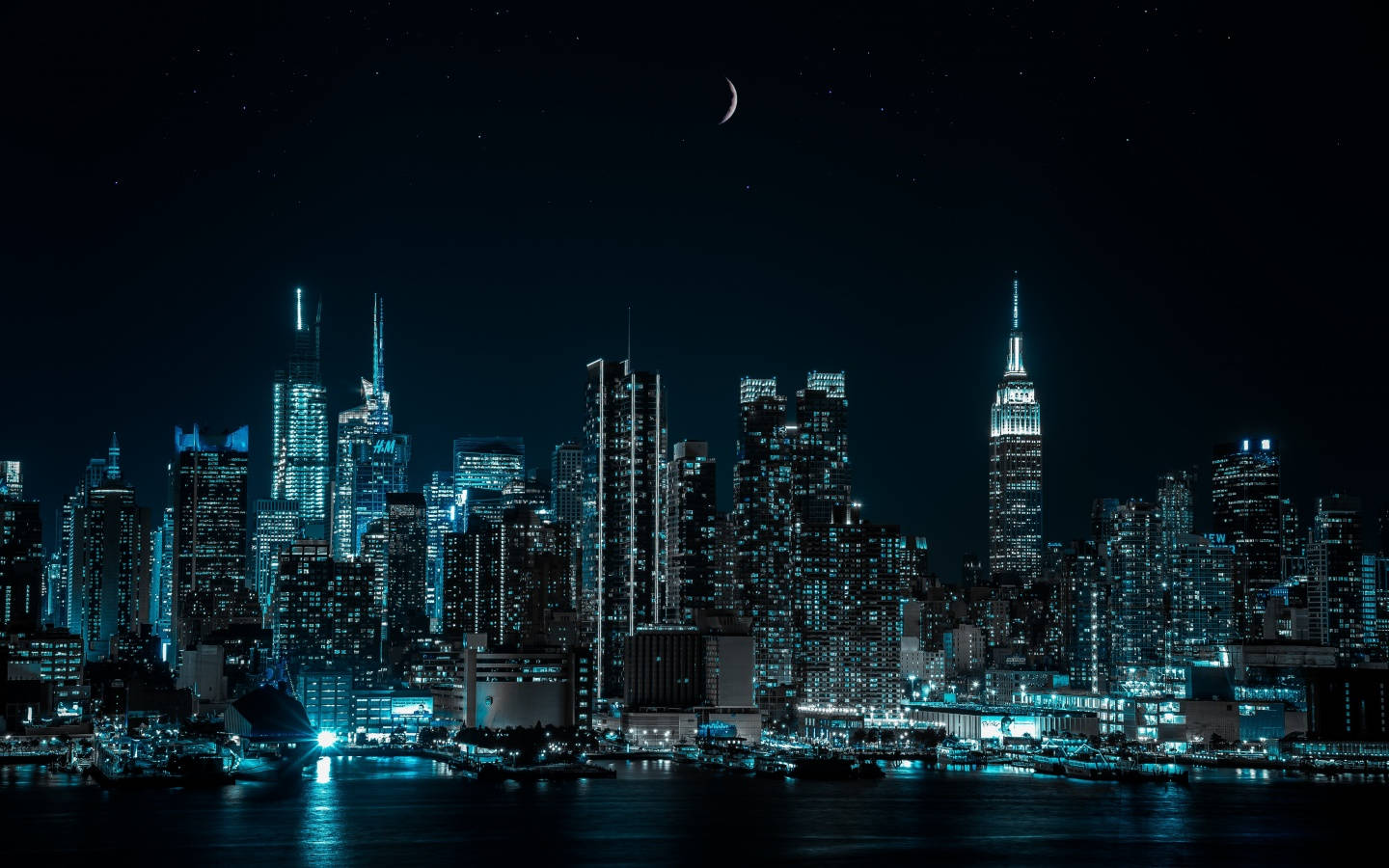 An artistic view of the urban landscape, with vibrant colors and enchanting night lights in Night City. Wallpaper