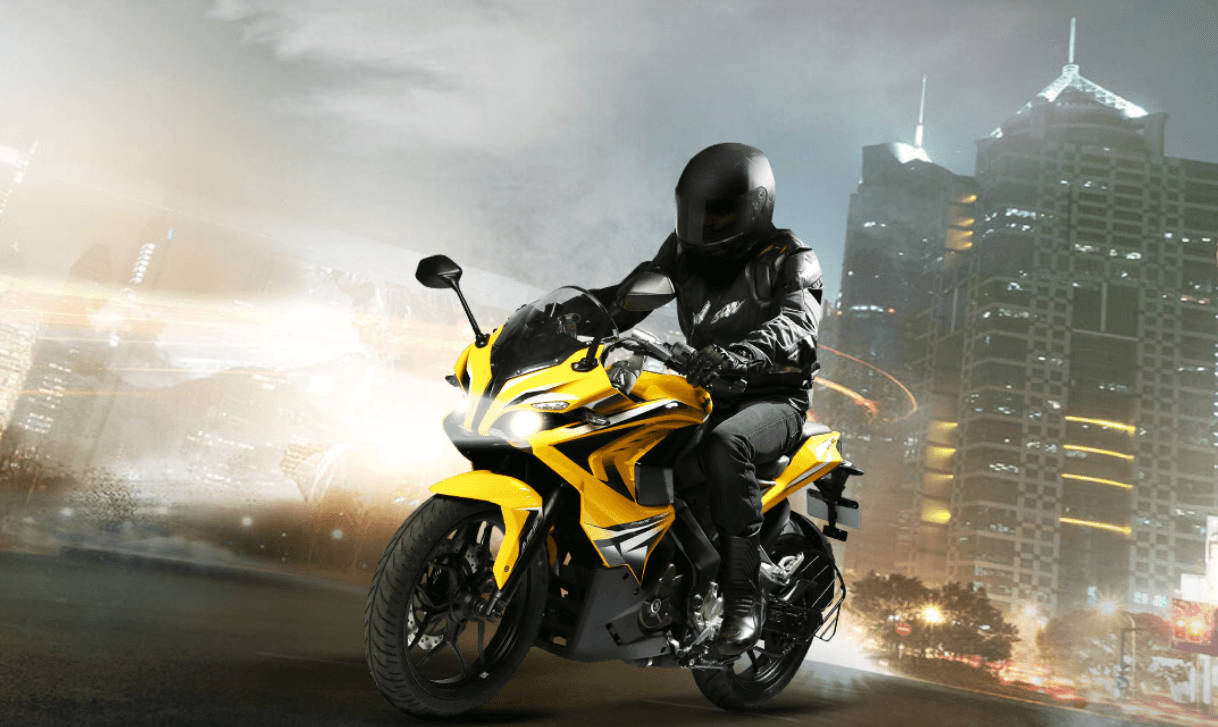 Download Night Drive With Pulsar Rs200 Wallpaper 