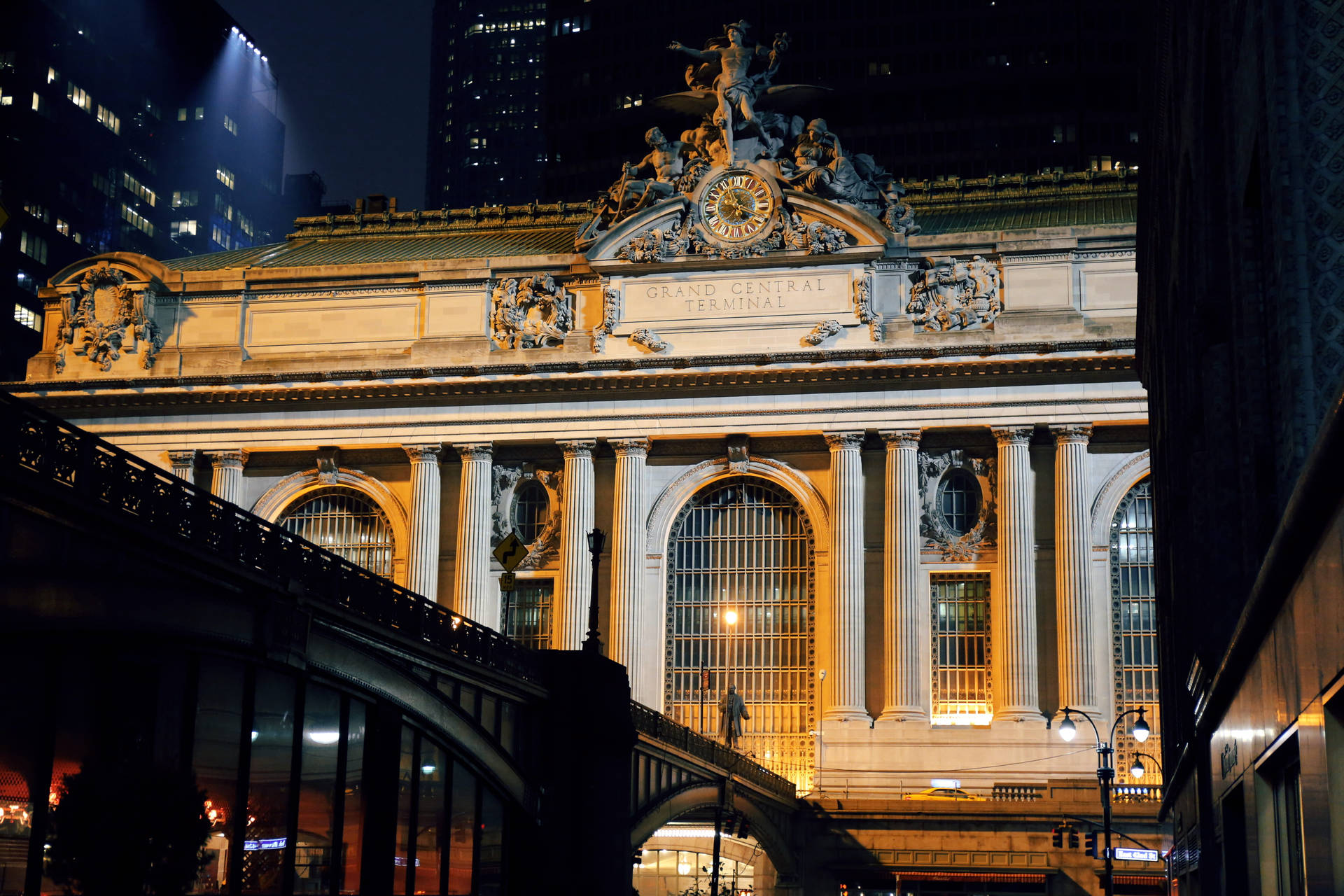 Night Photo Of Grand Central Terminal Wallpaper