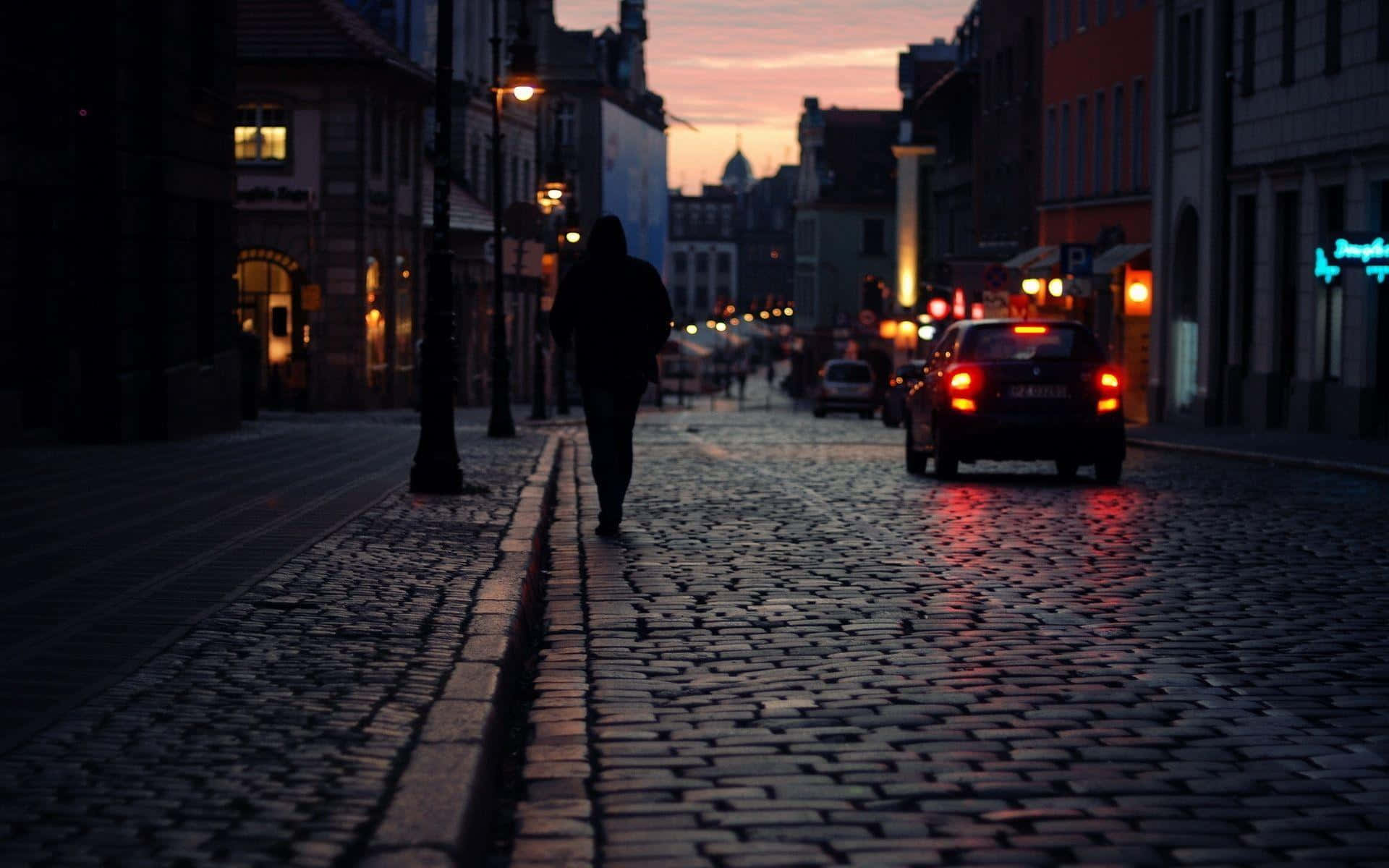 Taen Promenad Genom Staden När Natten Lyser Upp Omkring Dig.