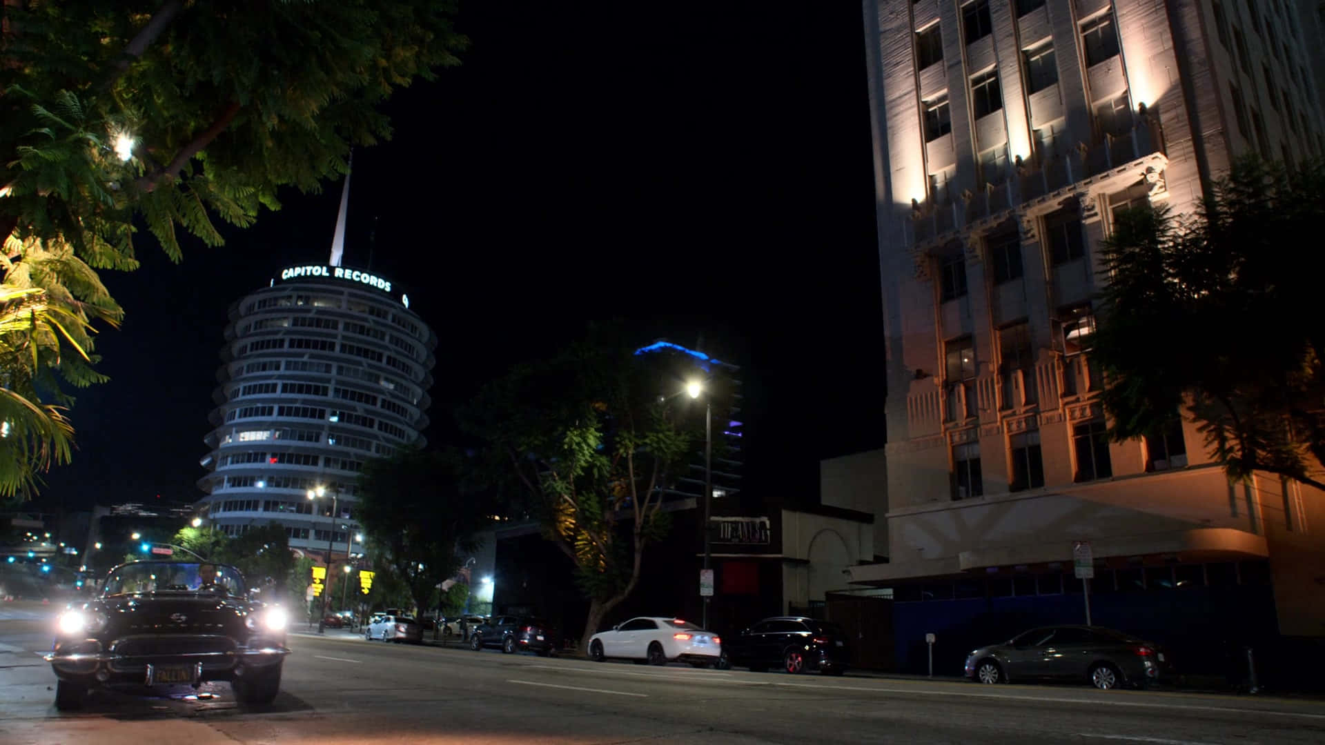 Nighttime Picture Of Capitol Records Building Wallpaper