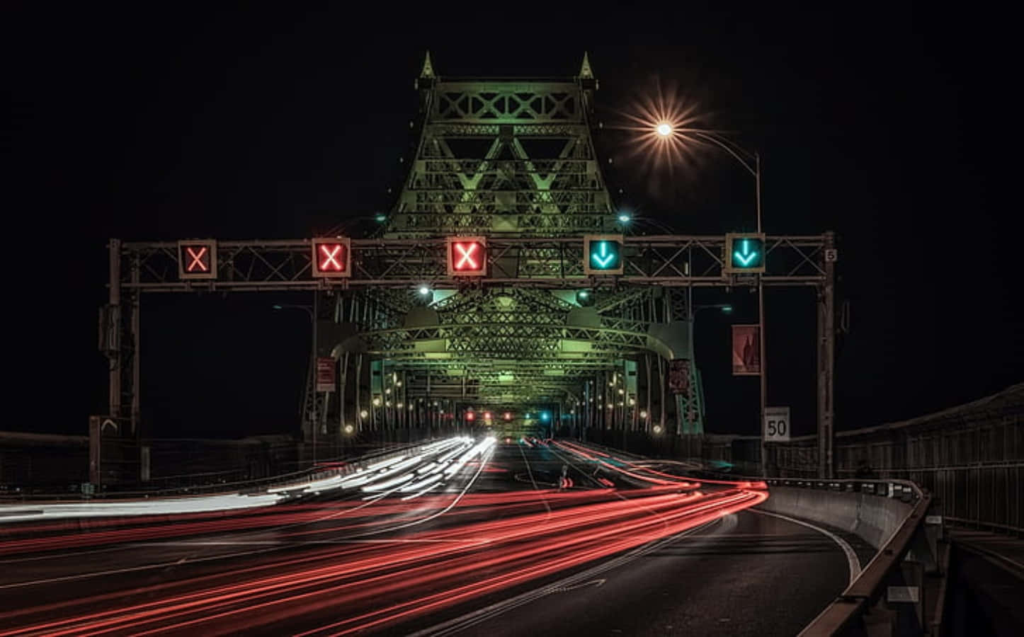 Nighttime Trafficon Longueuil Bridge Wallpaper