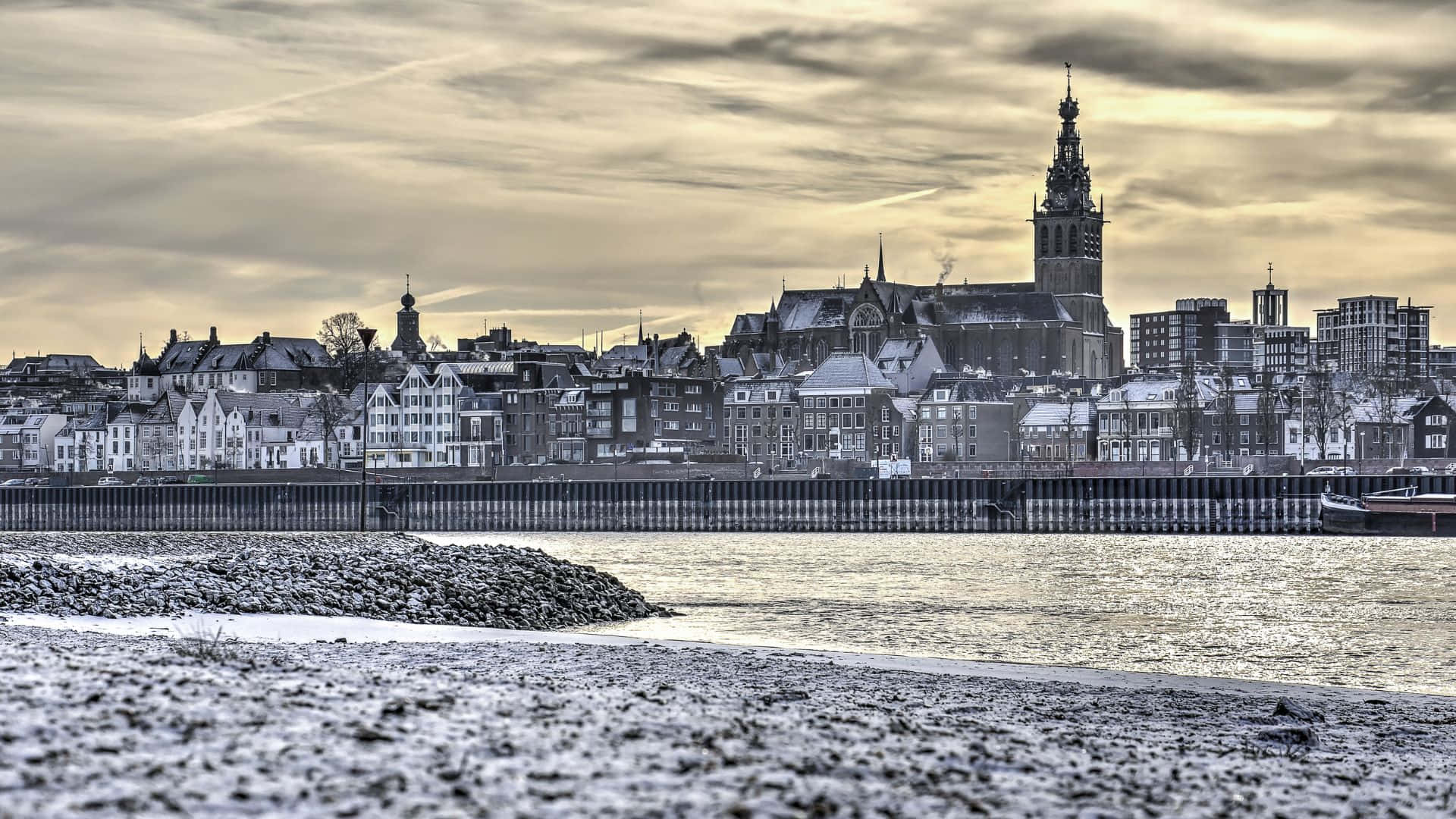 Nijmegen Skyline Dusk Wallpaper