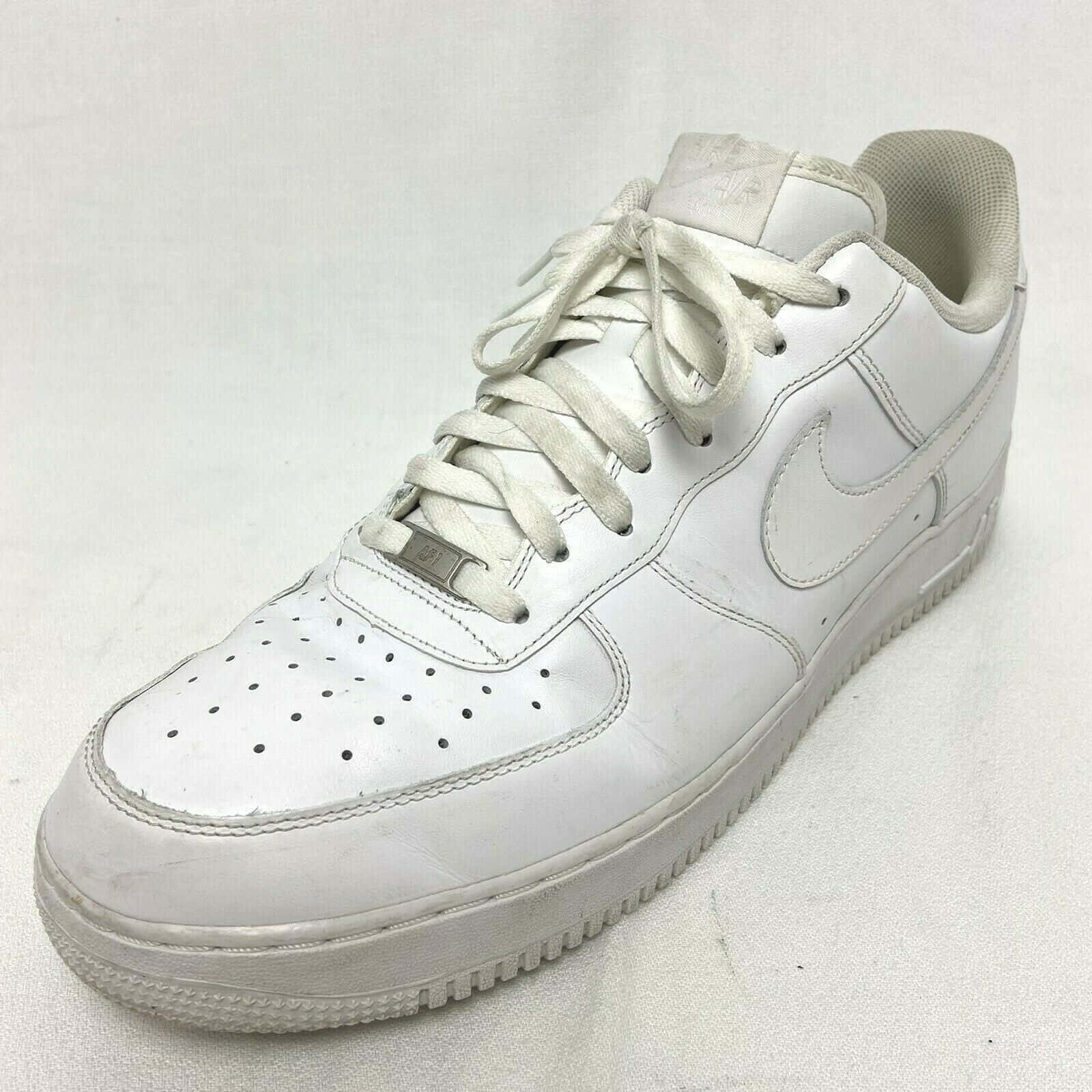 Used White Nike Air Force 1 Picture