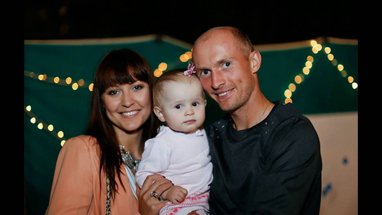 Nikolaydavydenko Con Su Familia. Fondo de pantalla