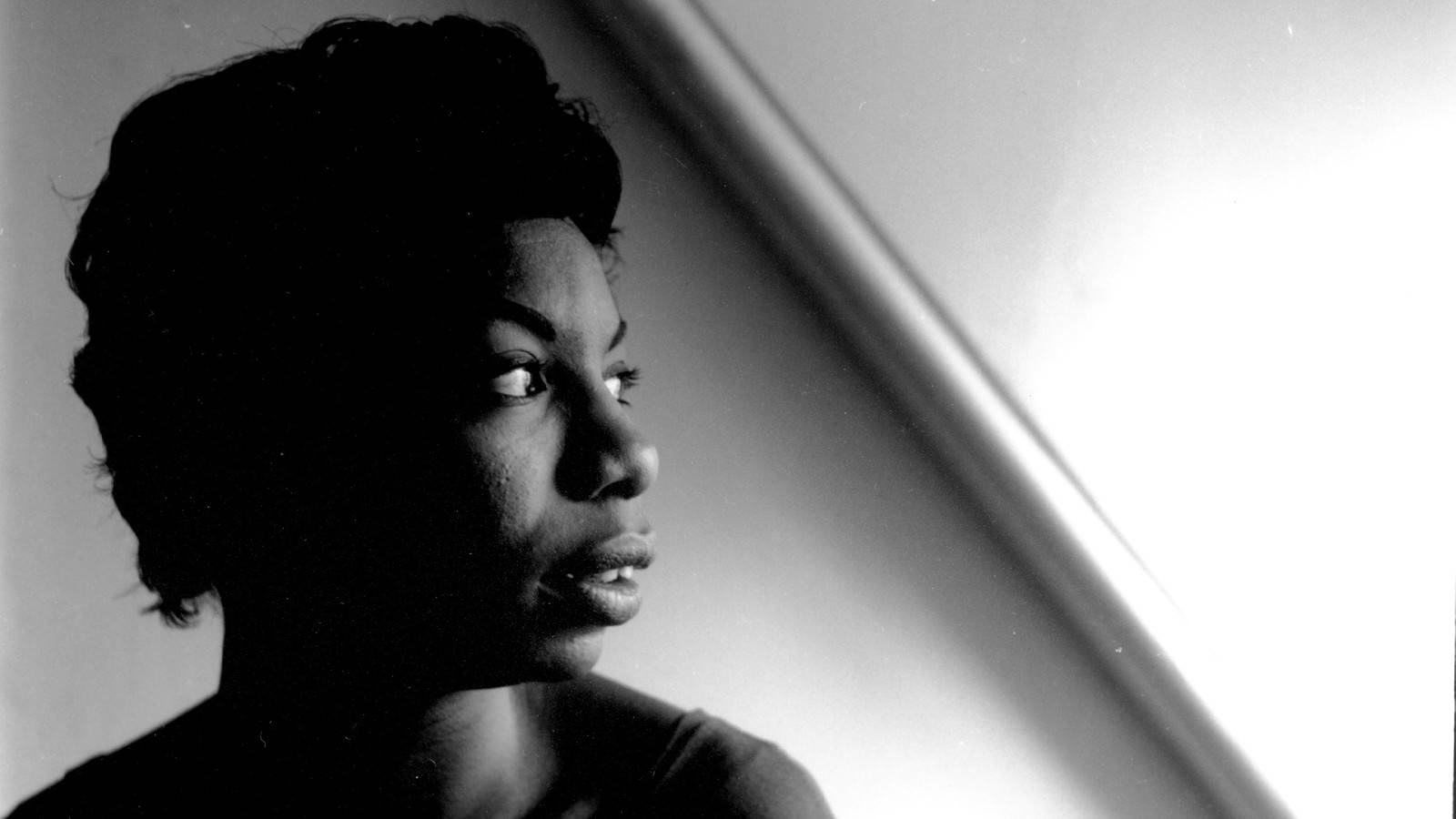 Nina Simone Black And White Side Profile Wallpaper