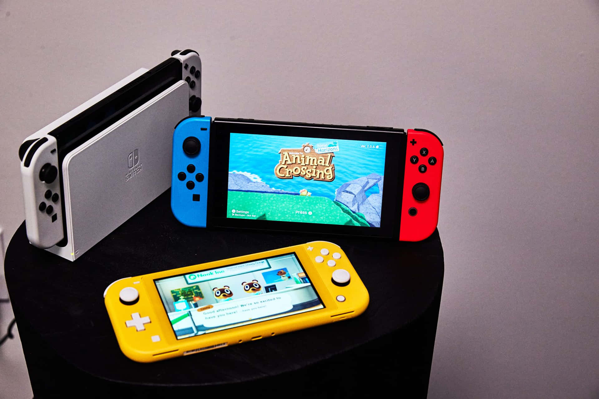 Try Nintendo Switch and experience a new way to play!