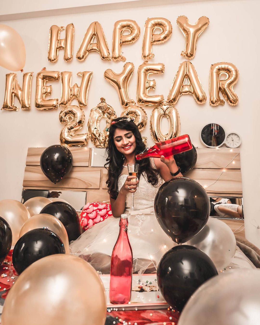 Nisha Guragain Celebrating The Year 2020 Wallpaper