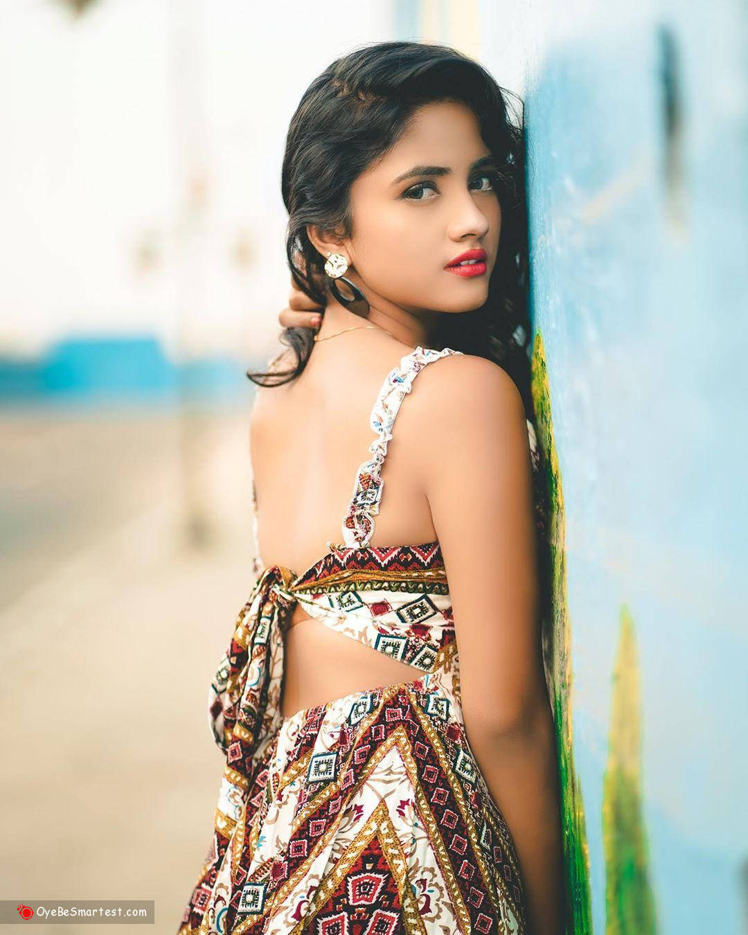 Download Nisha Guragain Wearing Backless Dress Wallpaper 