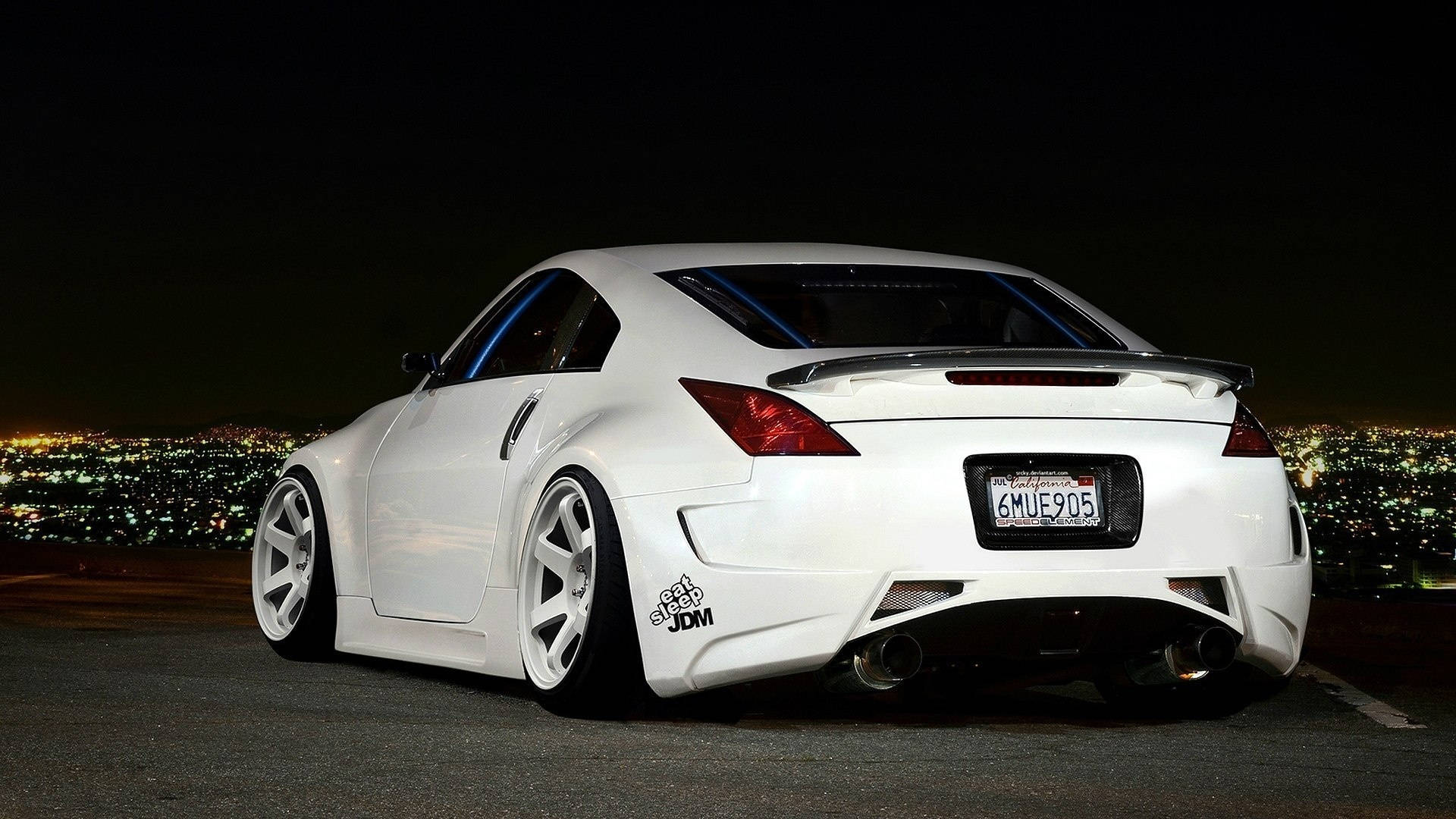 The Incredibly Sporty Nissan 350Z Wallpaper