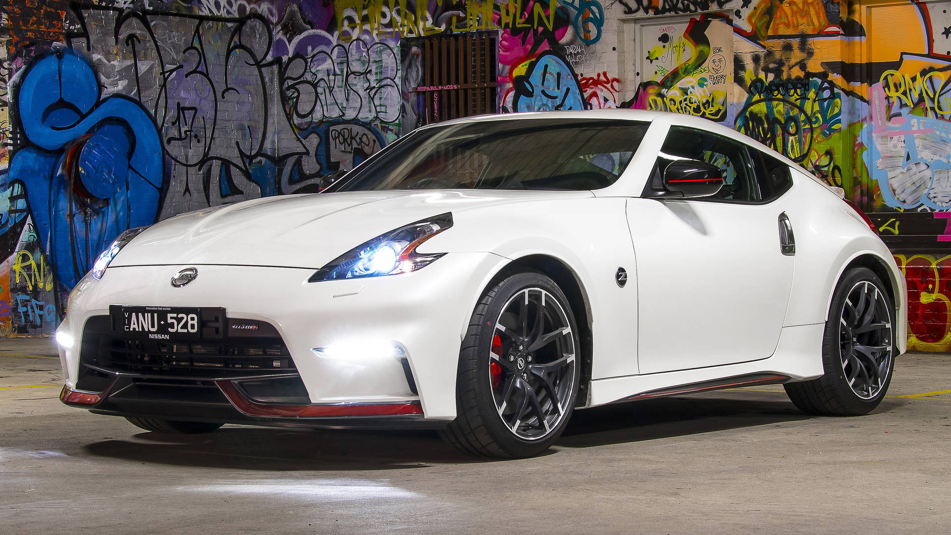 Experience the Power of the Nissan 370z Wallpaper