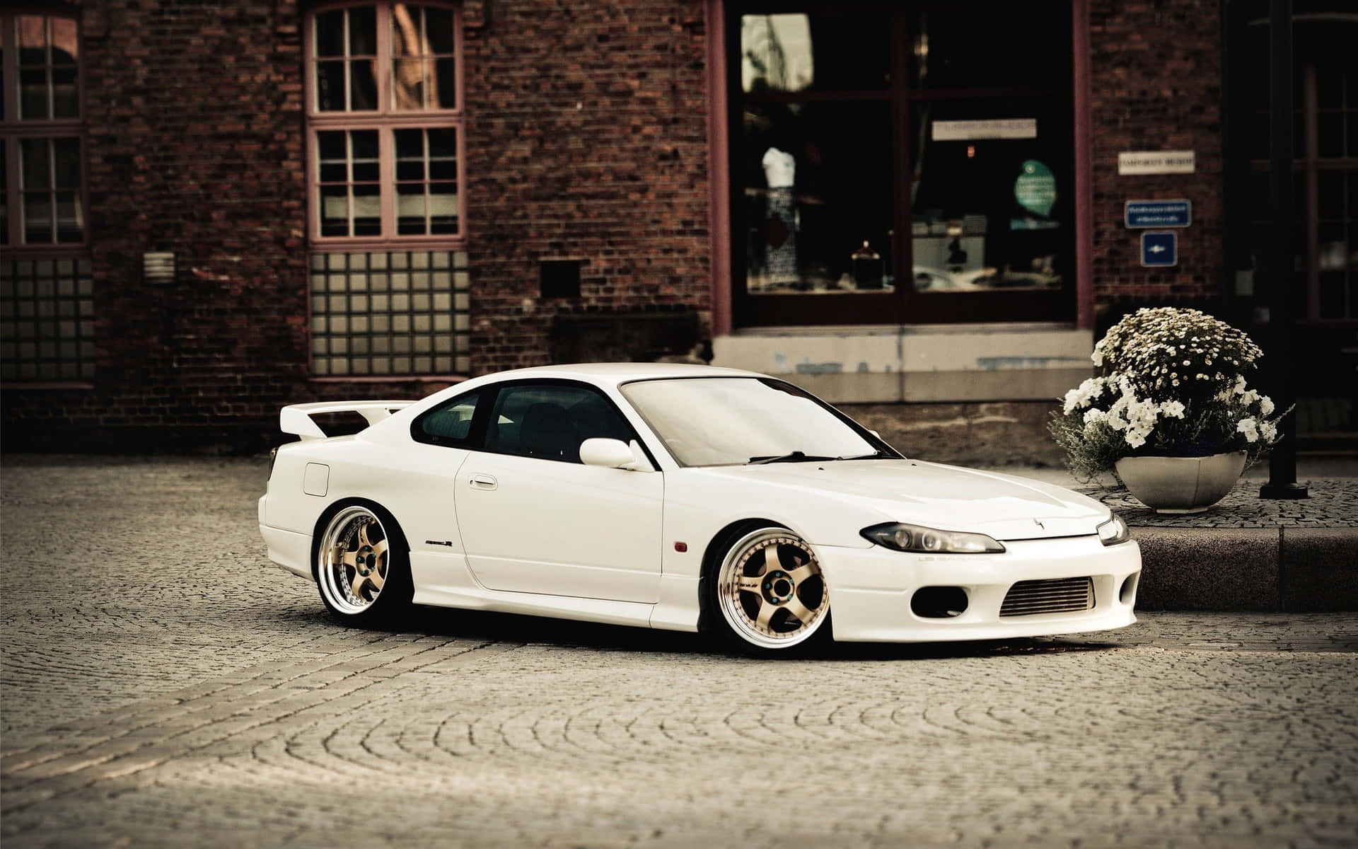 An Iconic Japanese Sports Coupe - Nissan Silvia S15 Wallpaper