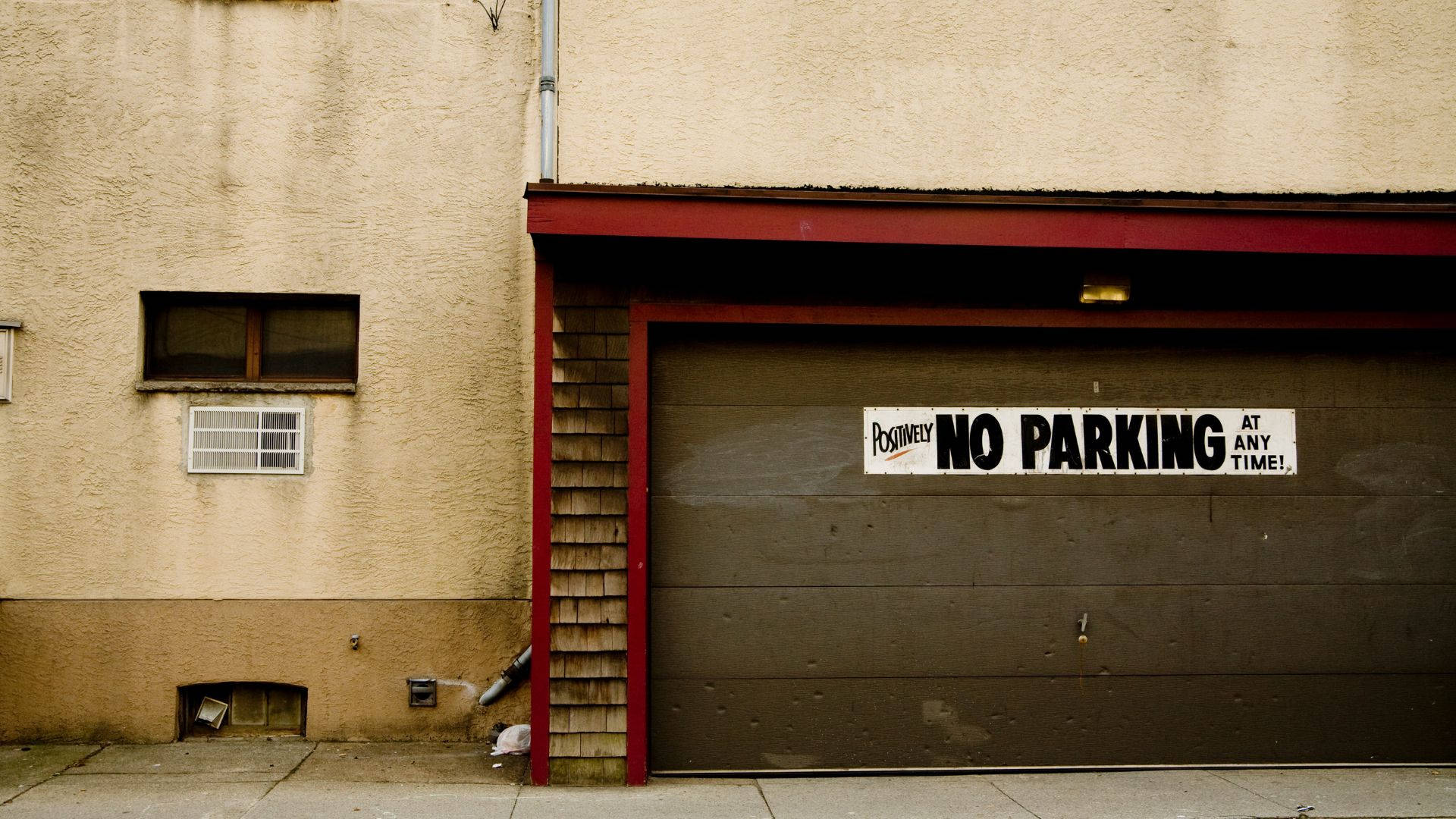 No Parking Old Garage Retro Aesthetic Wallpaper