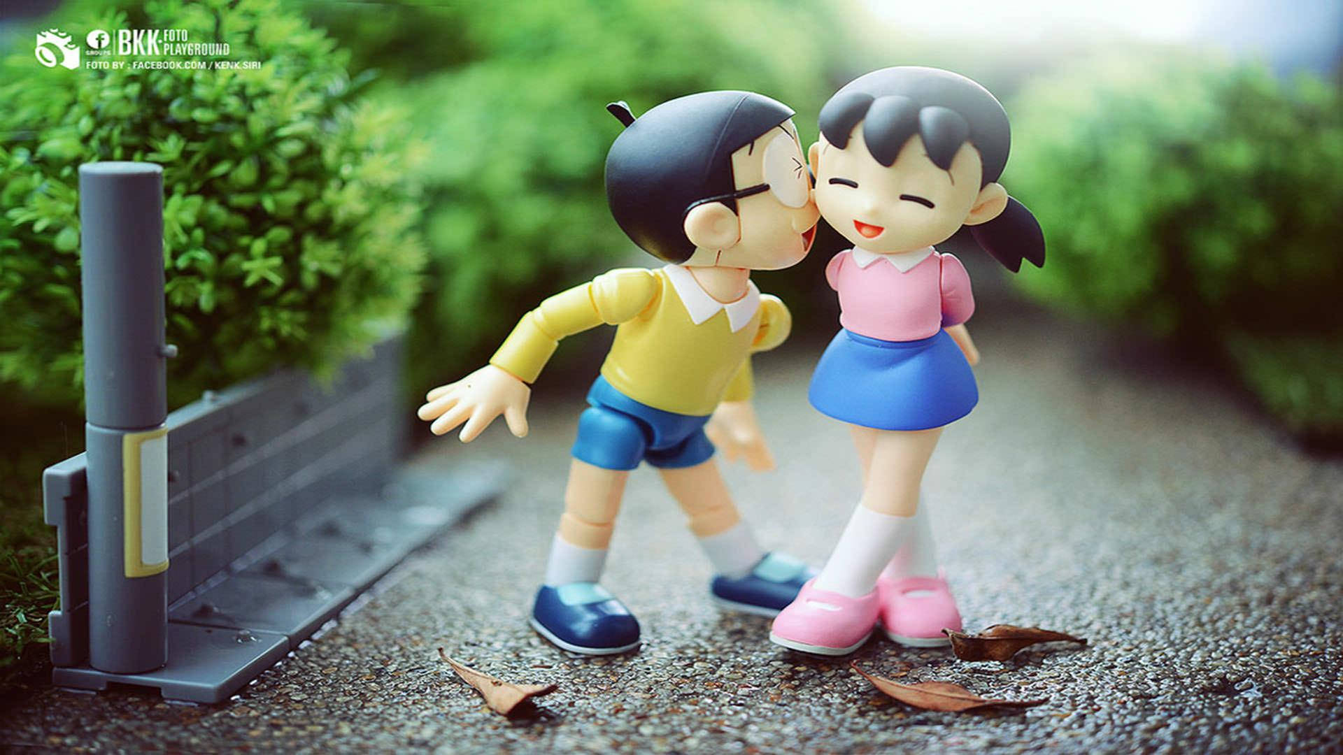 Nobita Shizuka Love Story On Pavement Background