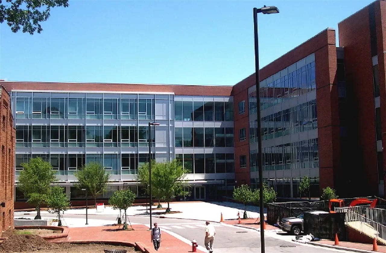 Universidadestatal De Carolina Del Norte Grandes Edificios Fondo de pantalla