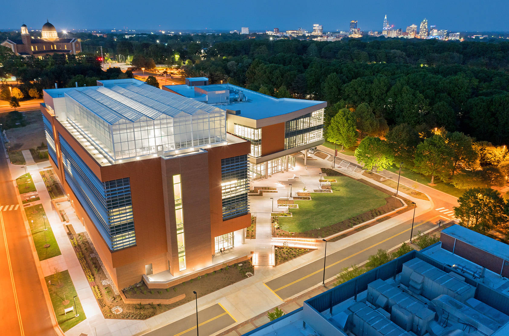 North Carolina State University Plant Sciences Building At Night Wallpaper