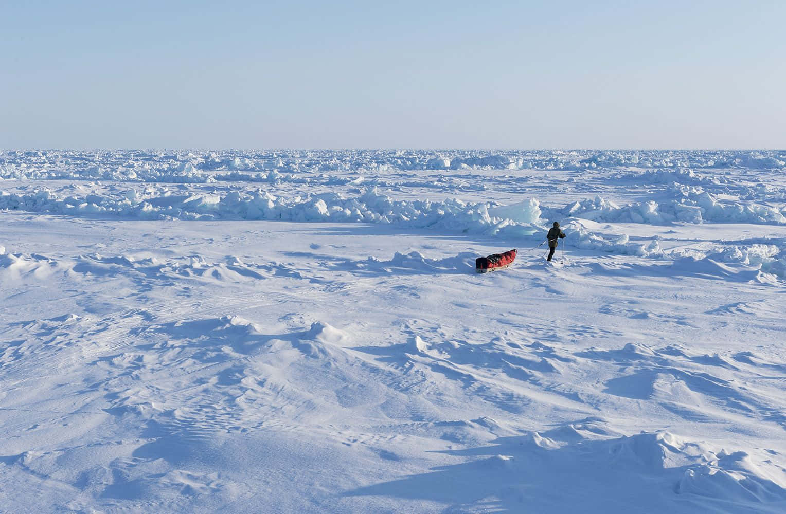 Ensamperson Utforskar Nordpolen Bild.