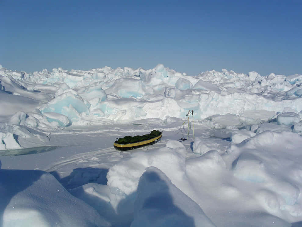 Imagende Un Bote Inflable En El Polo Norte.