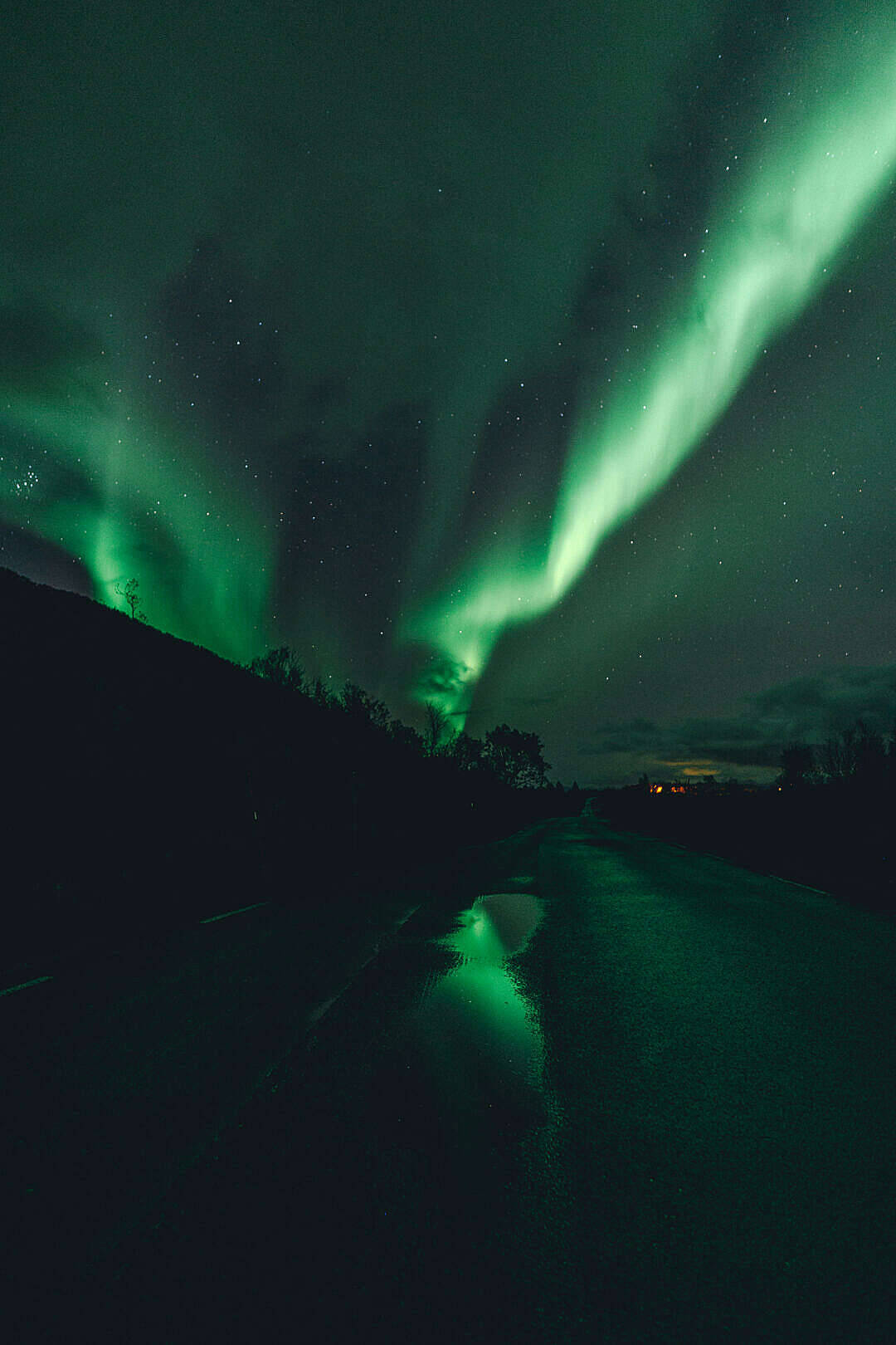 Northern Lights In Norway Green iPhone Wallpaper