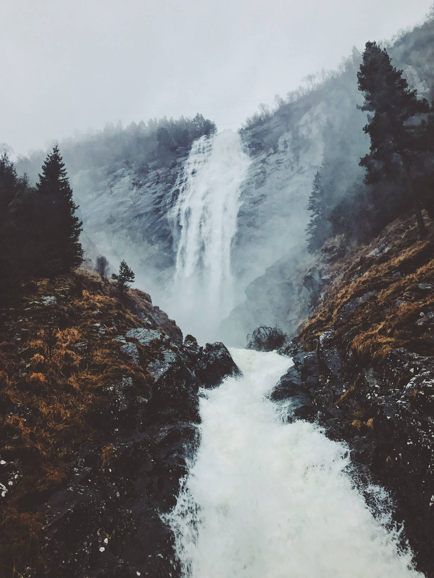 Norway Ænes Waterfall Wallpaper