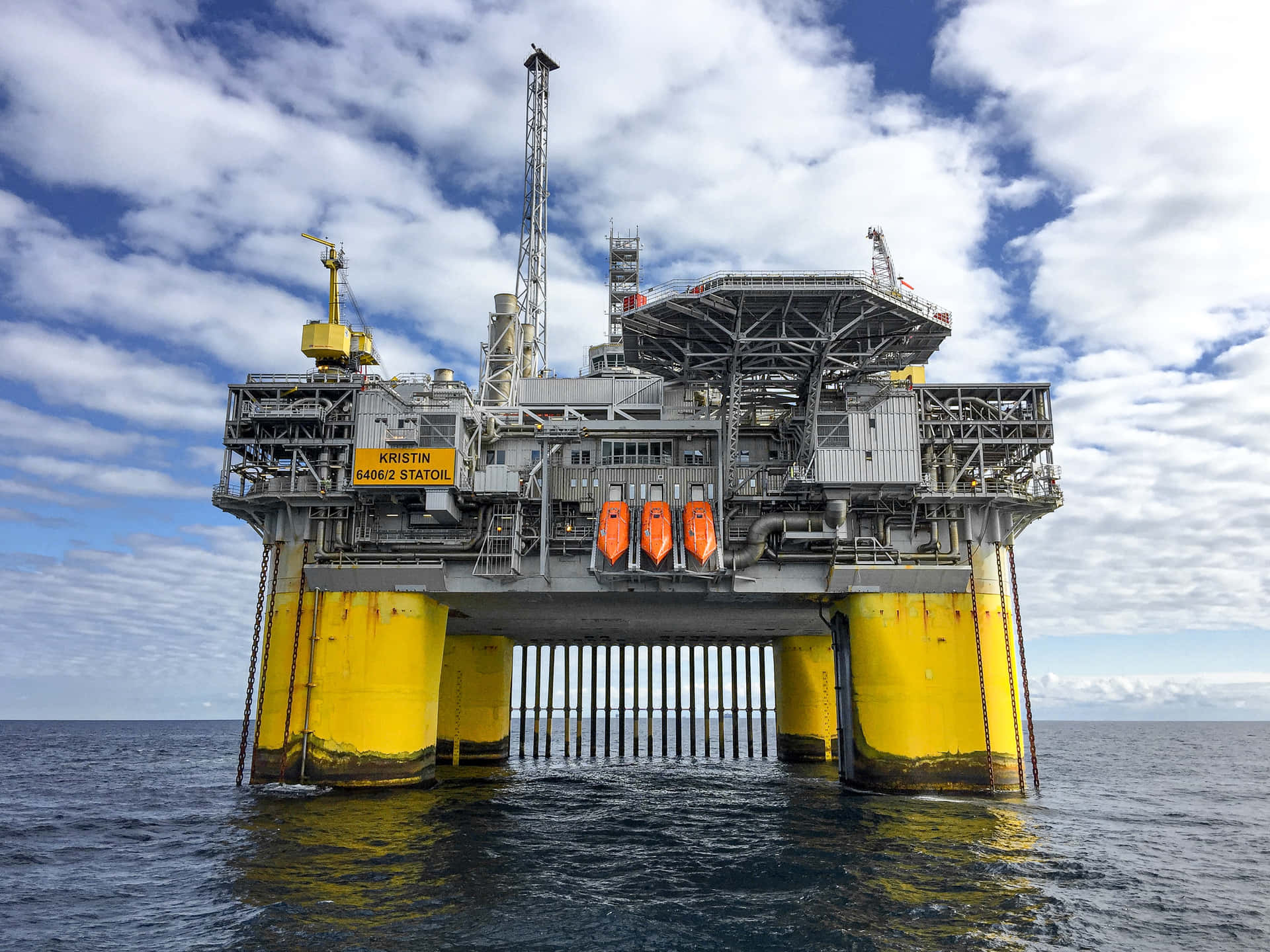 Norway Equinor Profits Treble Rocketing Oil Rig Wallpaper
