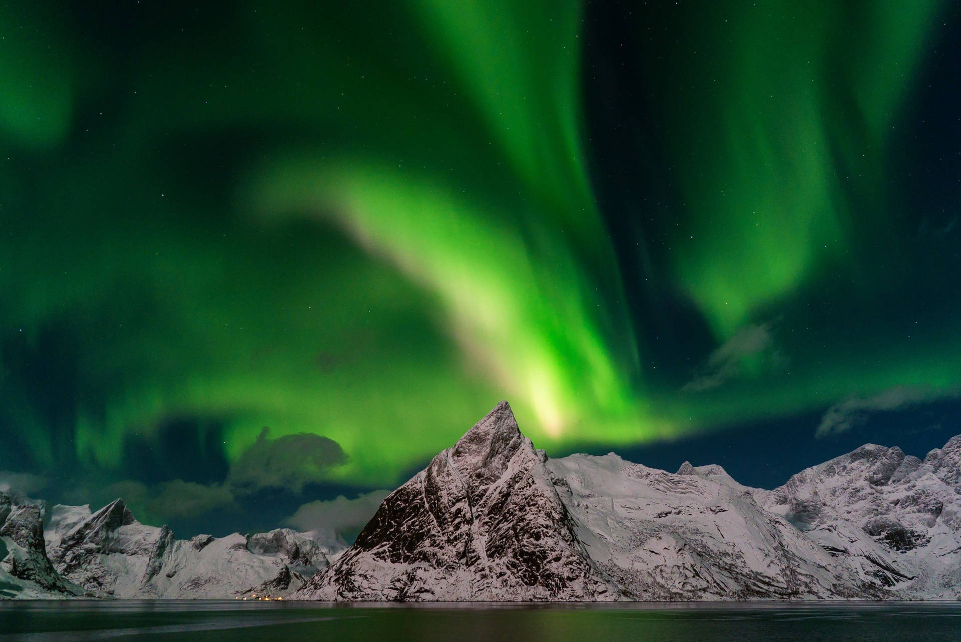 Norway Glowing Aurora Borealis Wallpaper