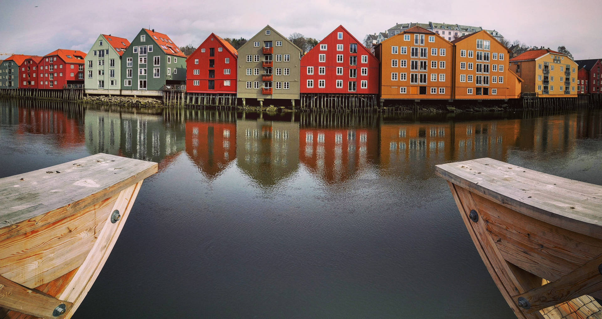 Norway Houses In Nedelva River Wallpaper