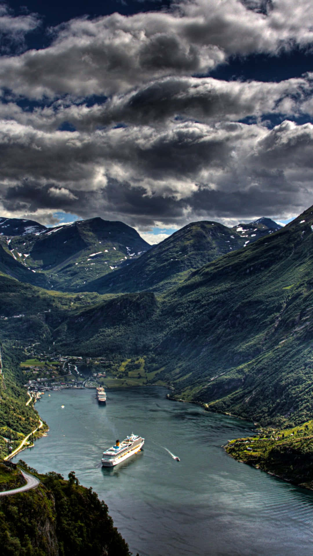 Unavista De Los Hermosos Fiordos De Noruega.