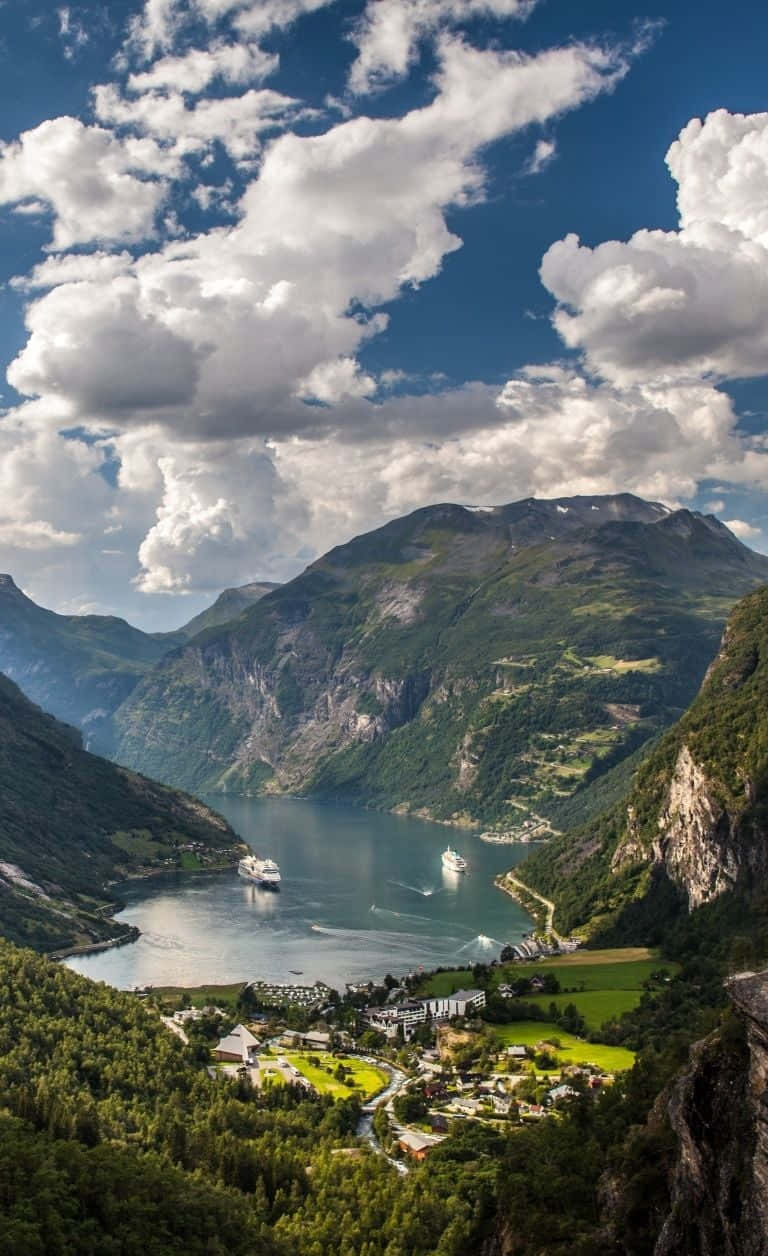 "Vibrant and Serene Mountain Views of Norway"