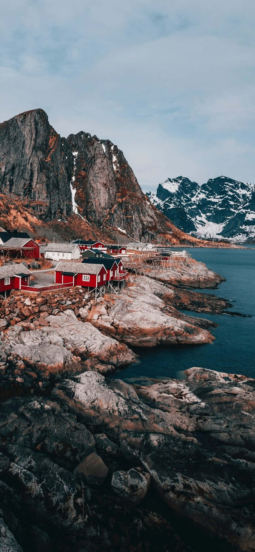Bunteskandinavische Landschaft Über Dem Hardangerfjord In Norwegen