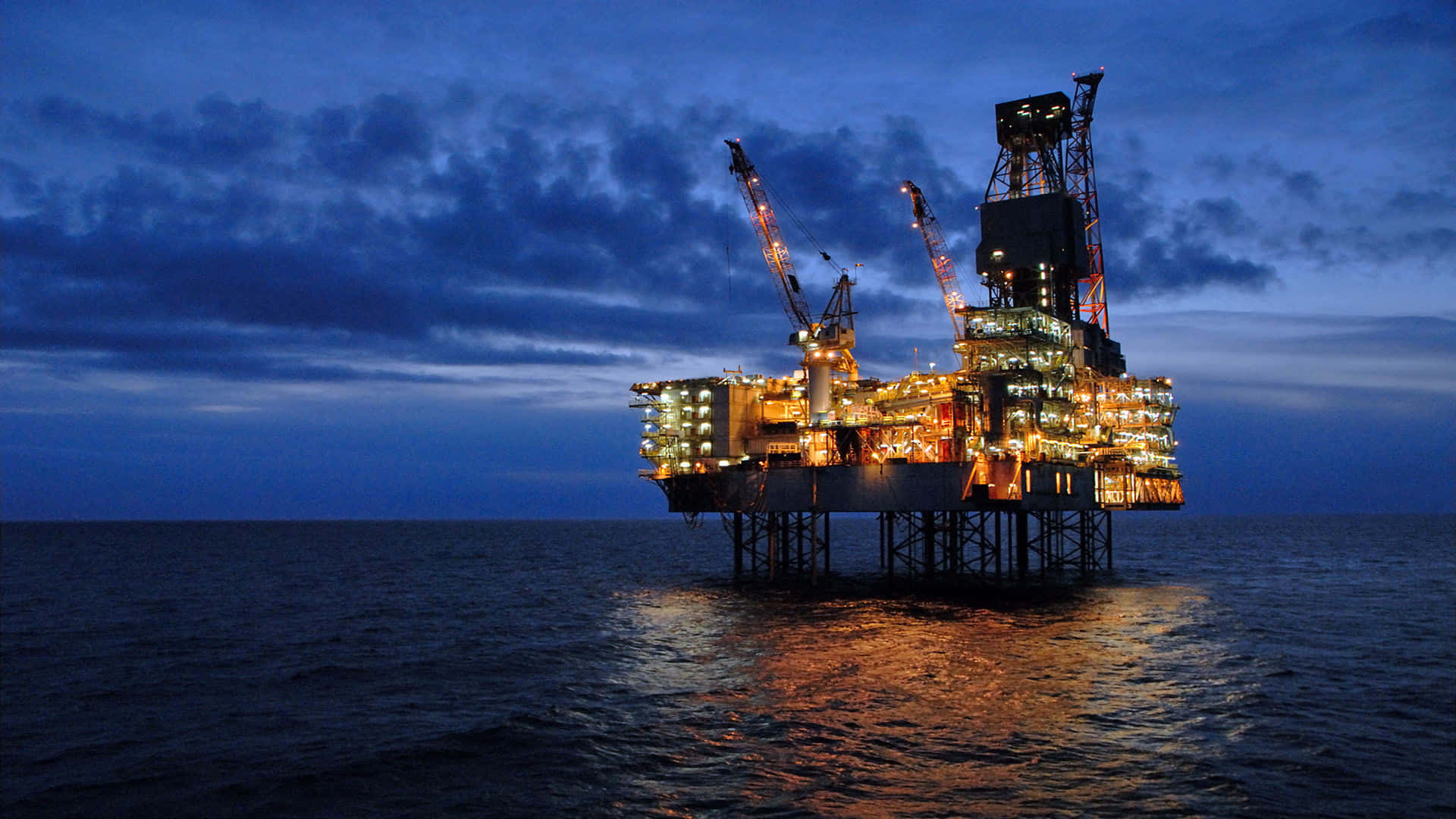 Norway Shrink Year Big Starts Oil Rig Wallpaper