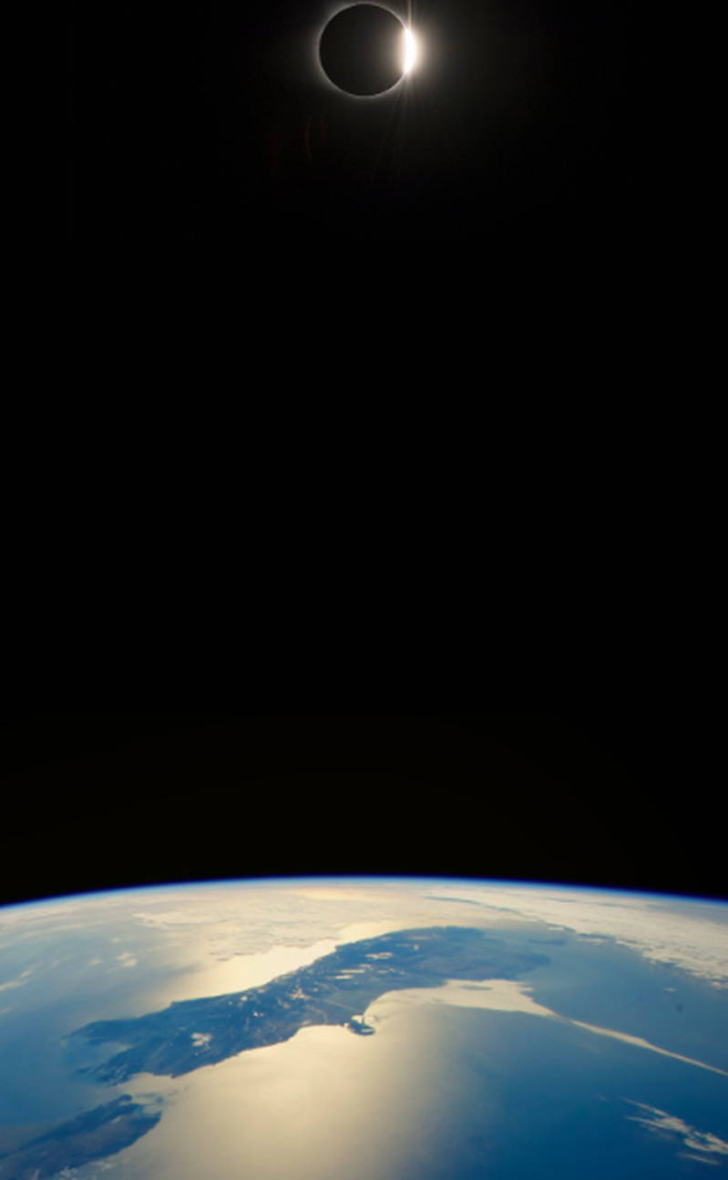 Look at the world from the Note 10 Wallpaper