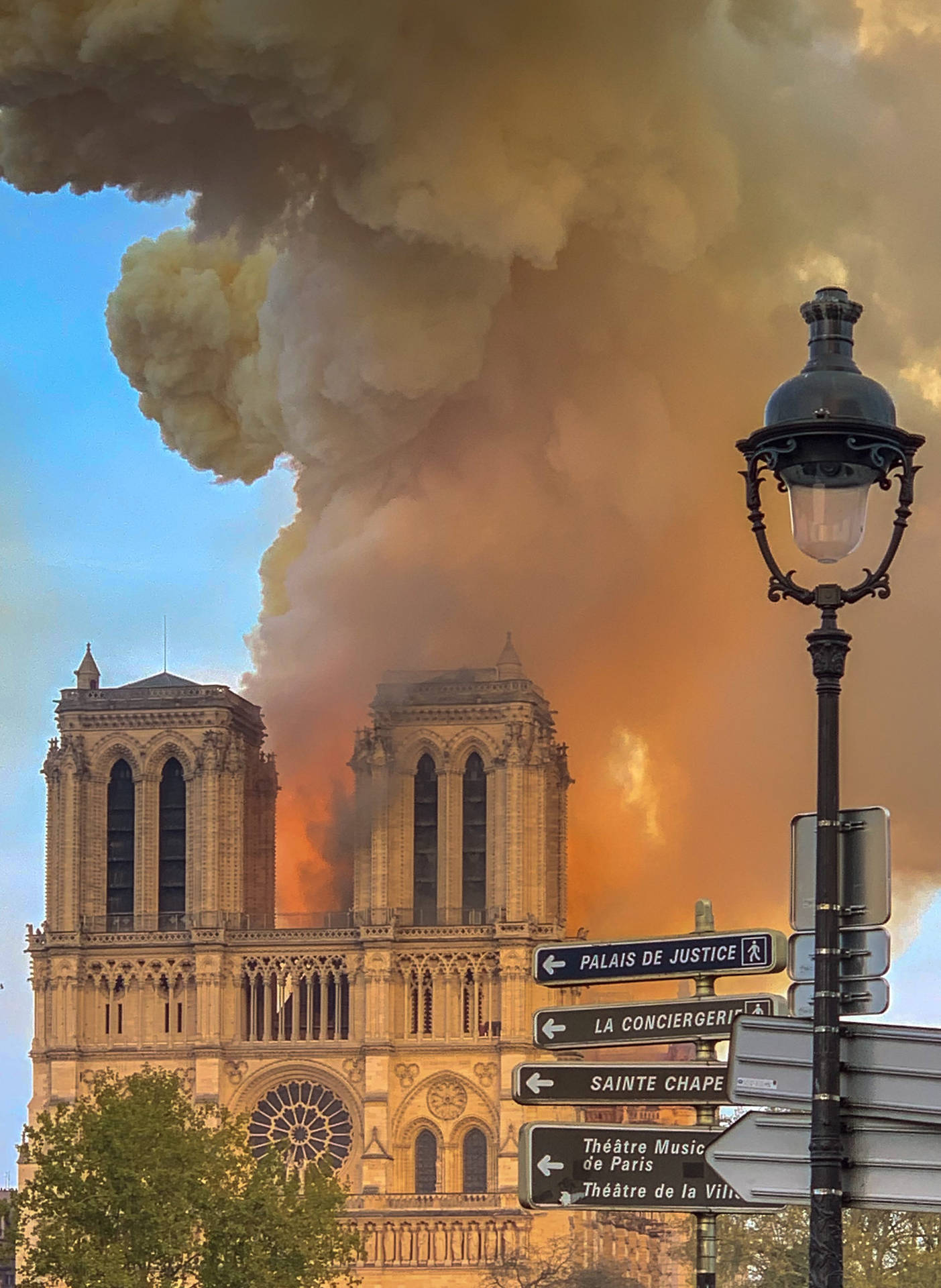 Notre Dame Smoke And Fire Wallpaper