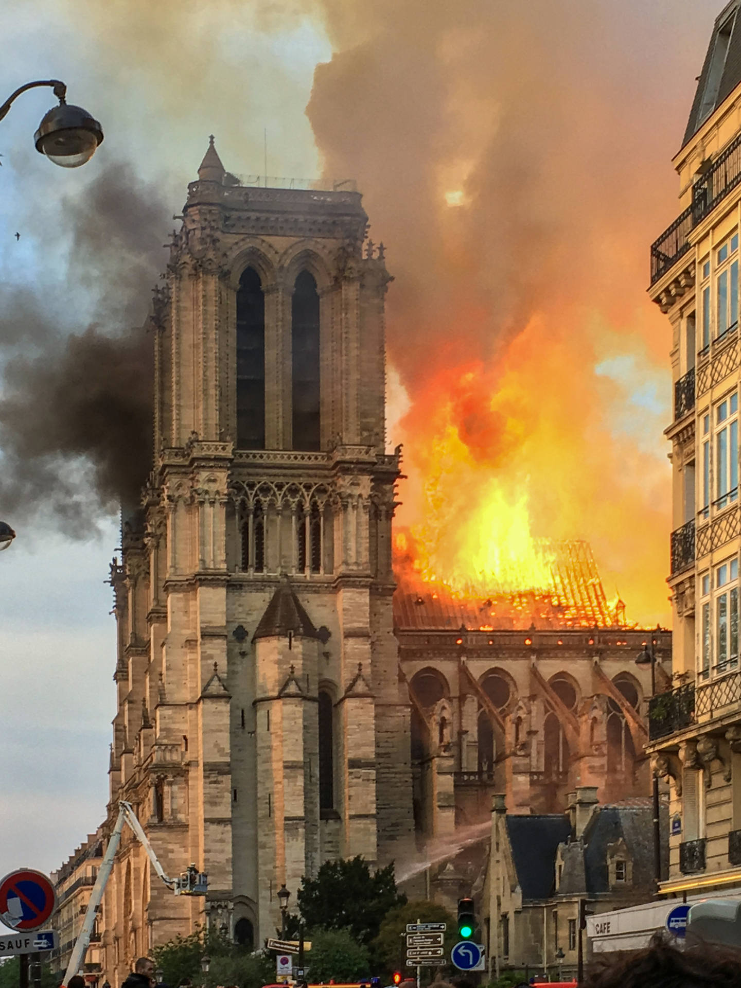 Notre Dame Up In Flames Wallpaper