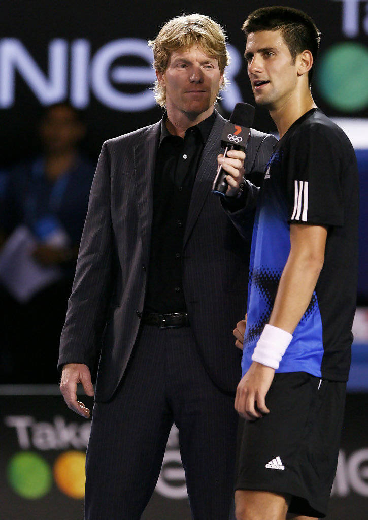 Novak Djokovic og Jim Courier Duel på banen Wallpaper