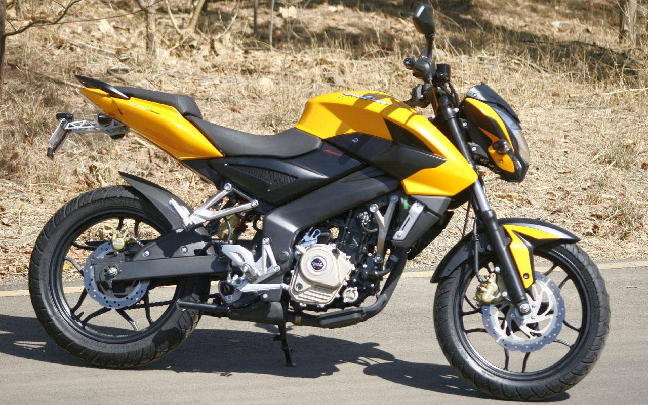 Motocicleta Ns 200 Preta E Amarela Papel de Parede