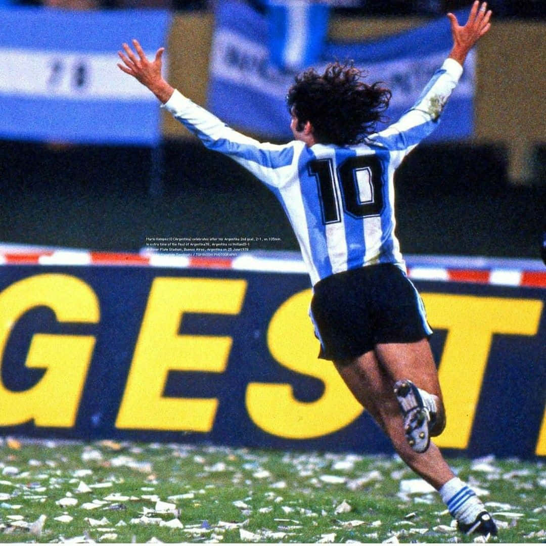 Download Caption: Legendary Argentine soccer player, Mario Kempes