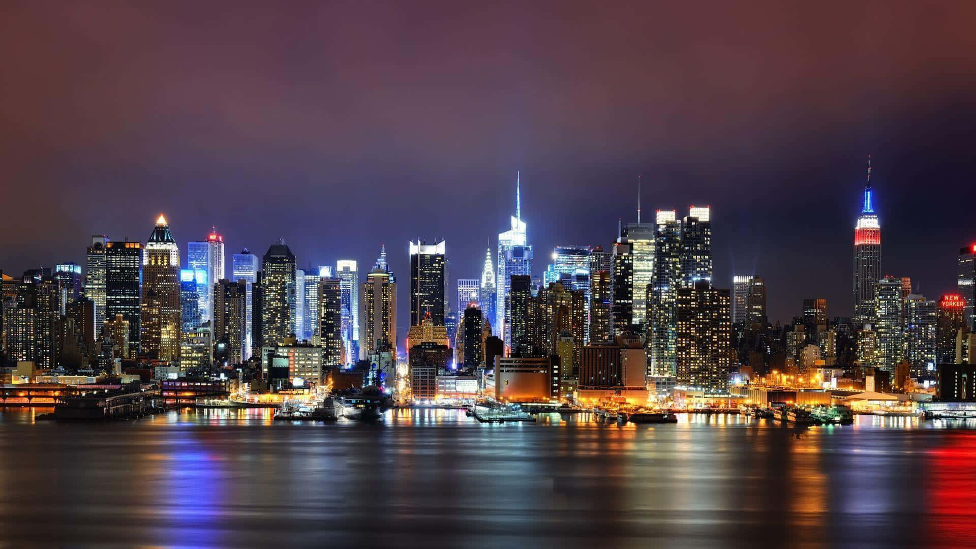Rascacielosde La Ciudad De Nueva York Al Anochecer Fondo de pantalla