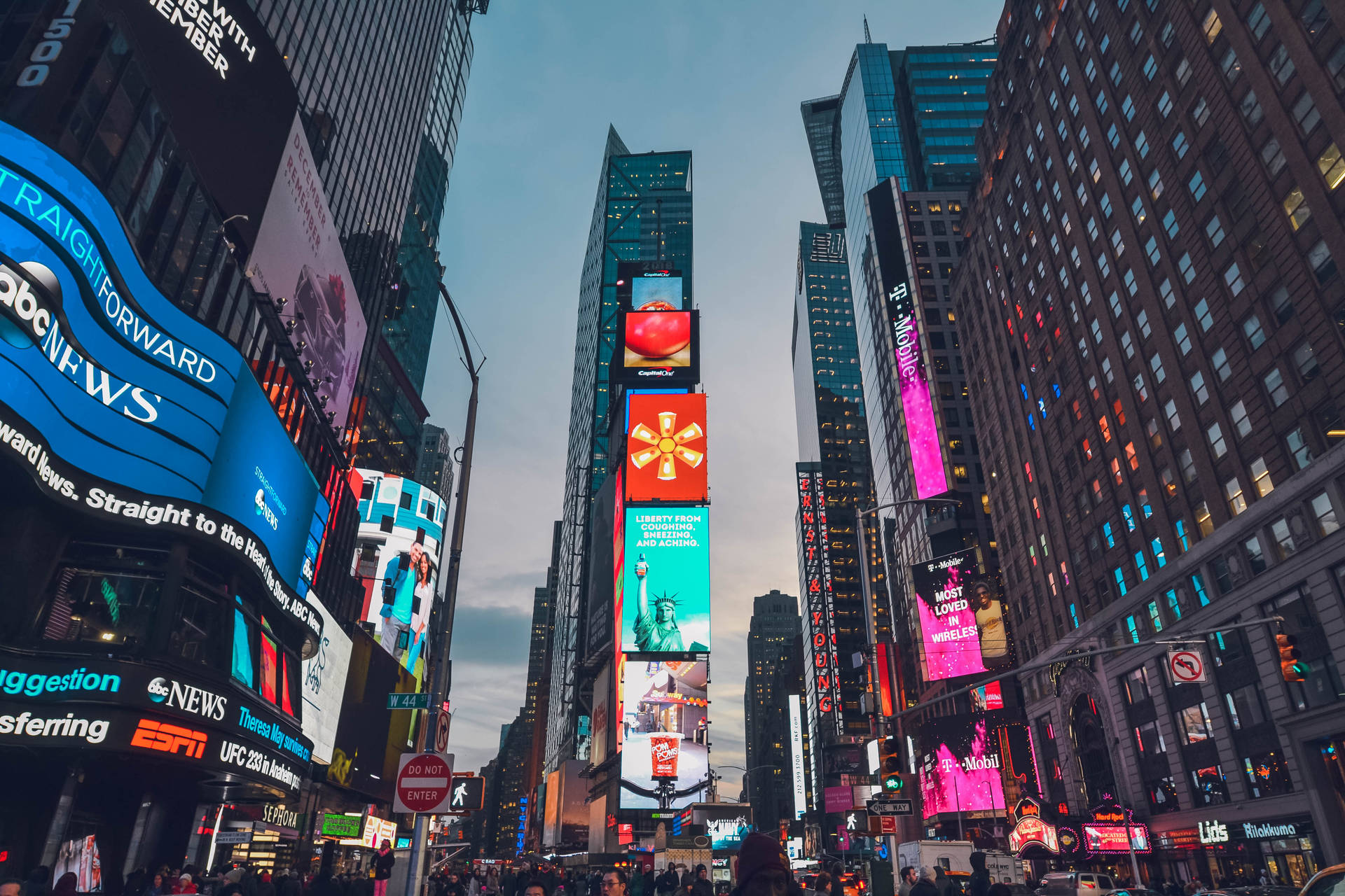 Ny Times Square tapet til din computer eller mobil Wallpaper