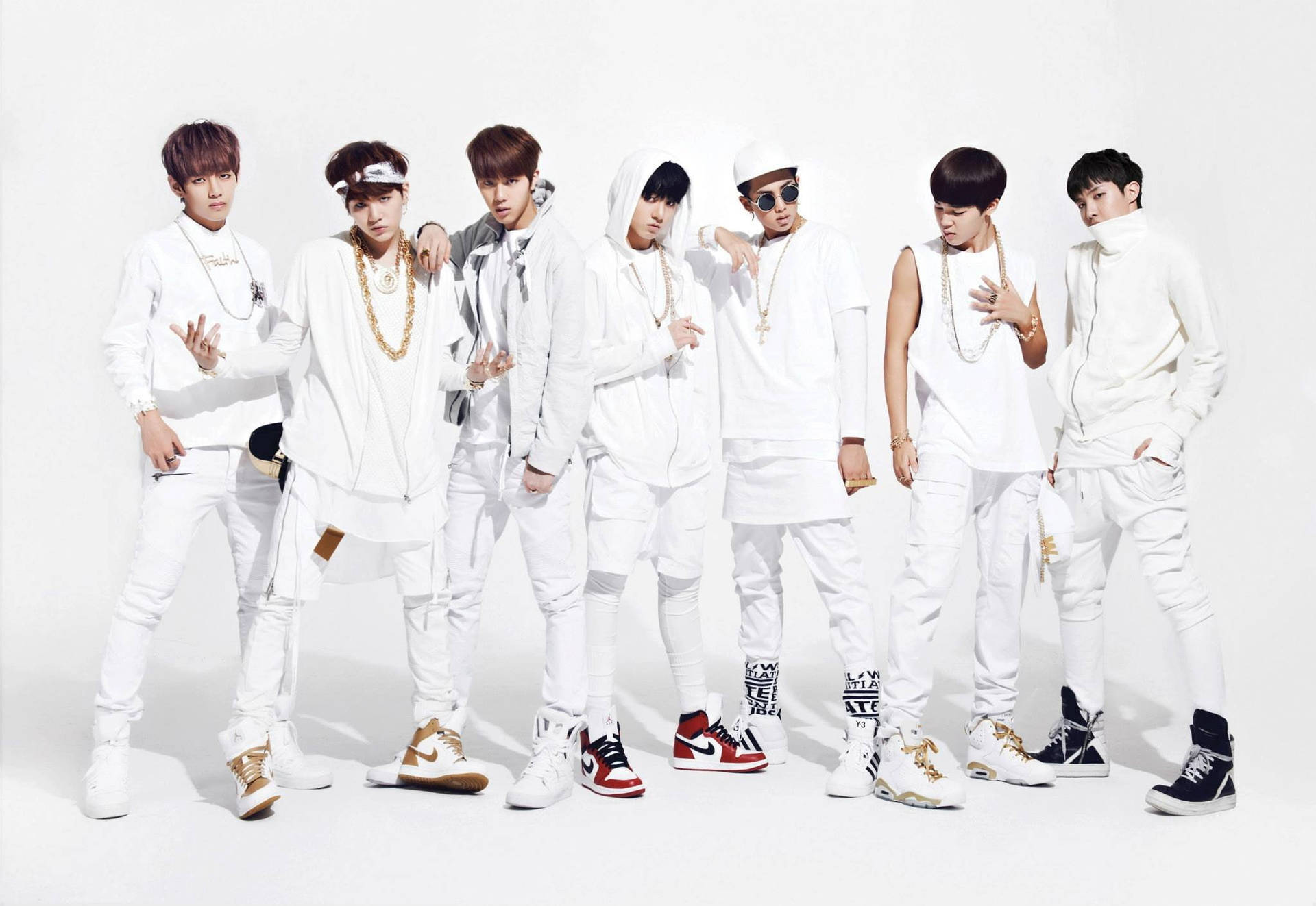 O!rul8,2 Cool Bts Laptop Background