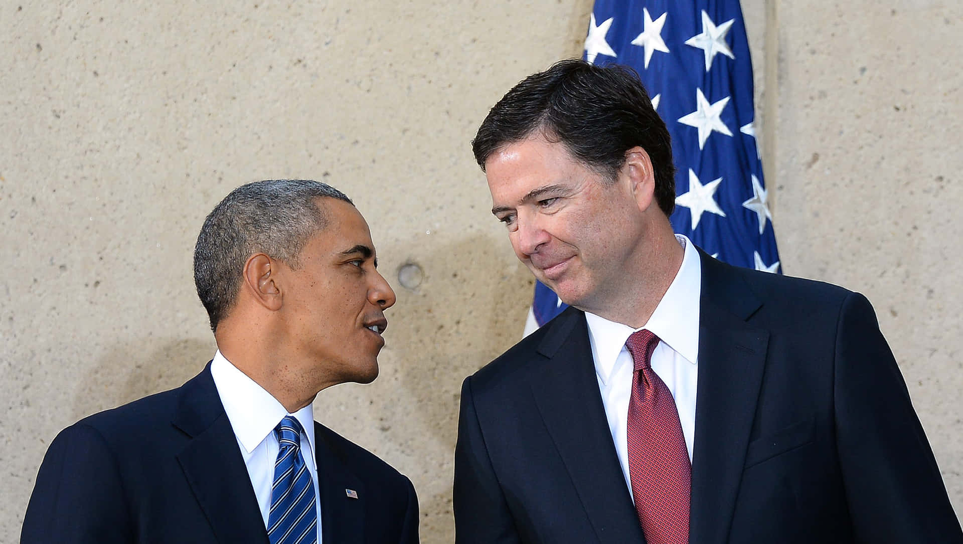 Obamaand Comey Conversation Wallpaper