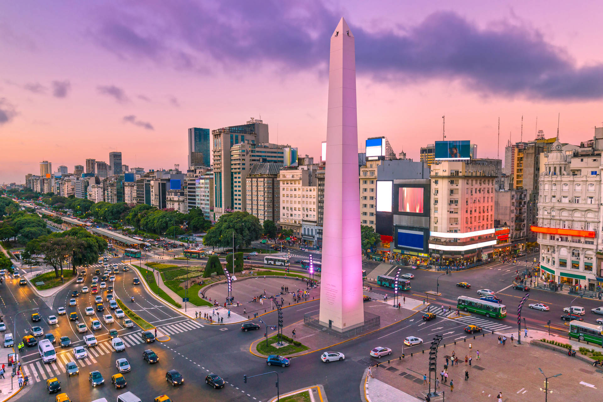 Obeliskeni Buenos Aires Vid Skymning Wallpaper