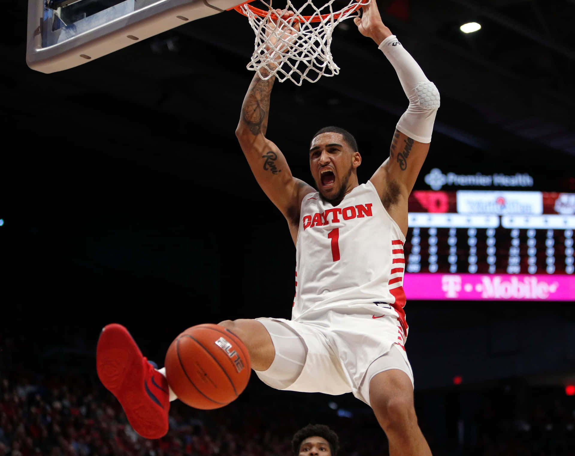 Obi Toppin Slam Dunk Dayton Wallpaper