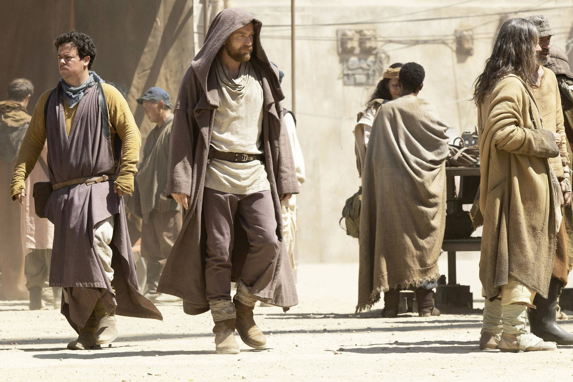 Obi Wan Kenobi Desert Robe Wallpaper