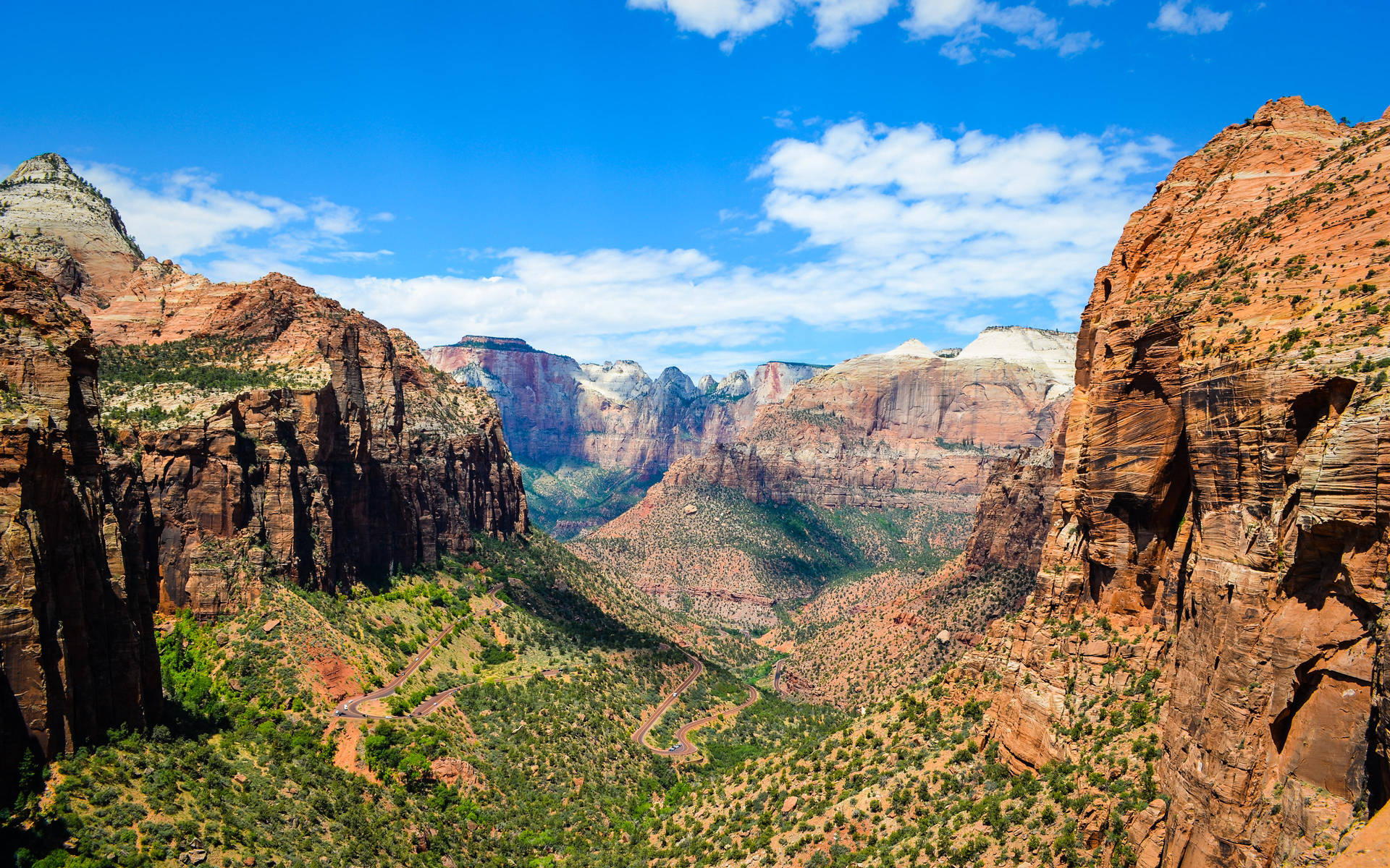 Observation Point In Zion National Park Wallpaper