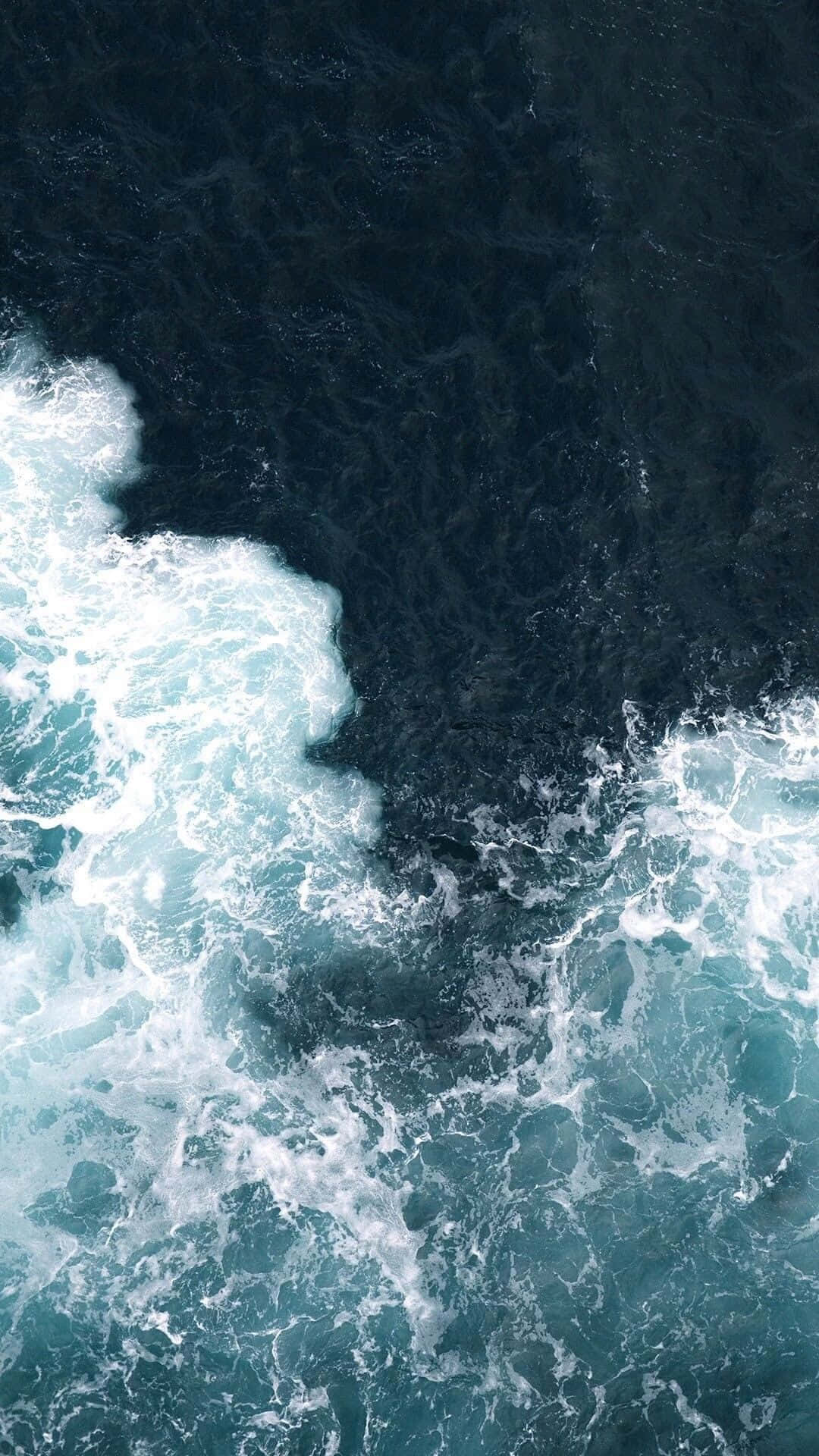 Skiller sig ud i havet | Ocean Æstetisk Telefon Baggrund Wallpaper
