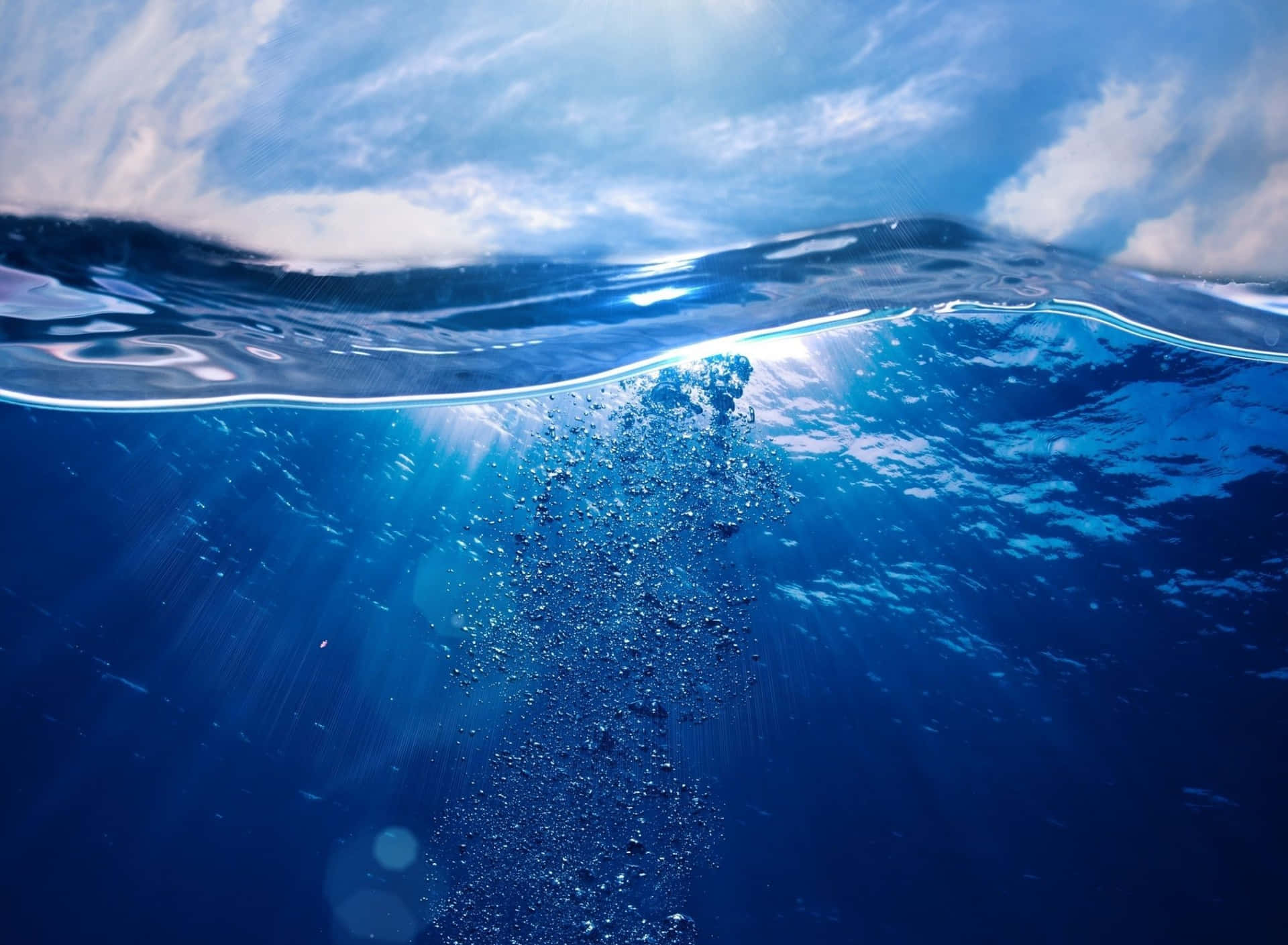 Enhisnande Vy Över Havet I En Strålande Blå Nyans