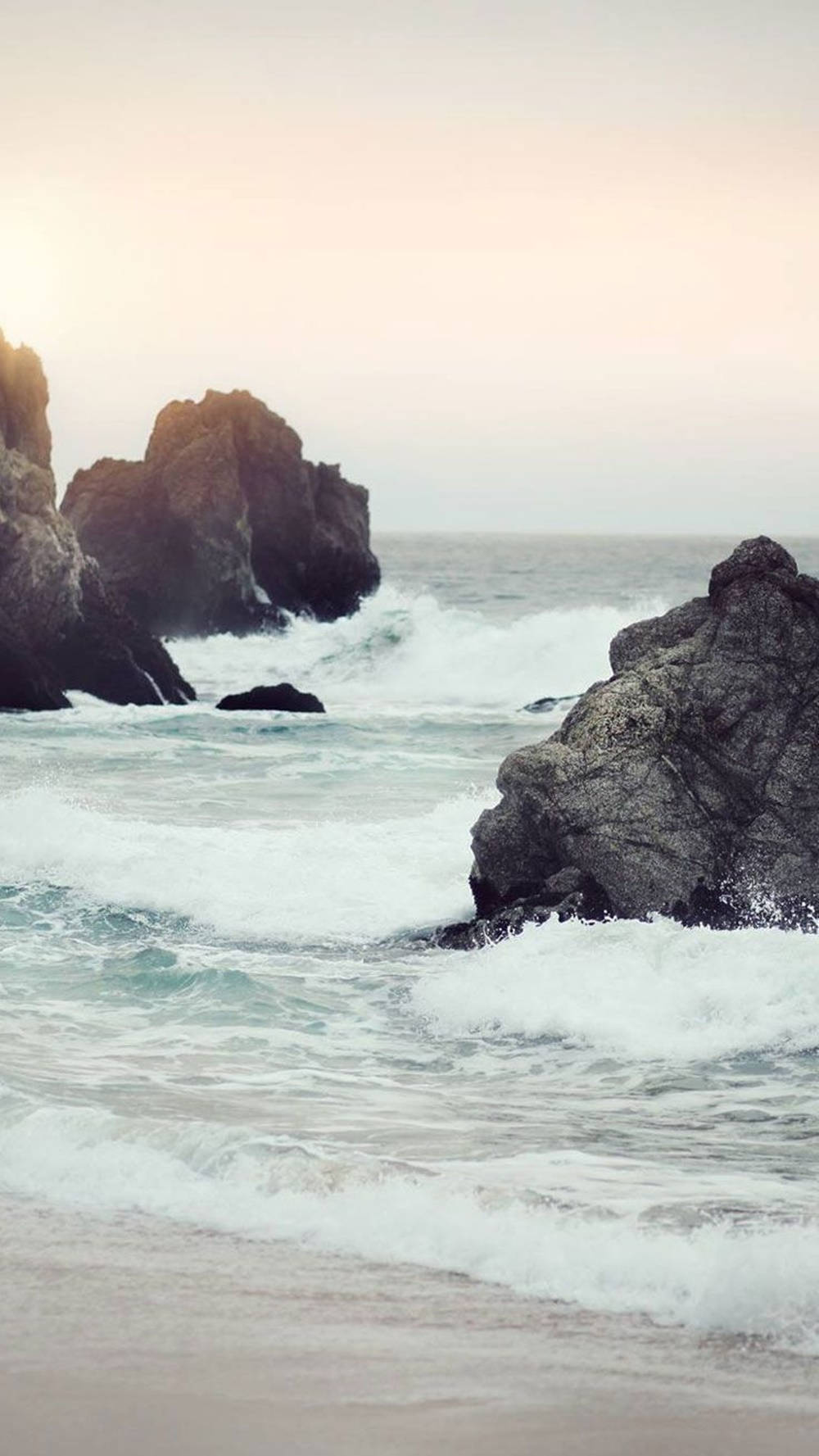 Enjoy stunning ocean views on your iPhone Wallpaper